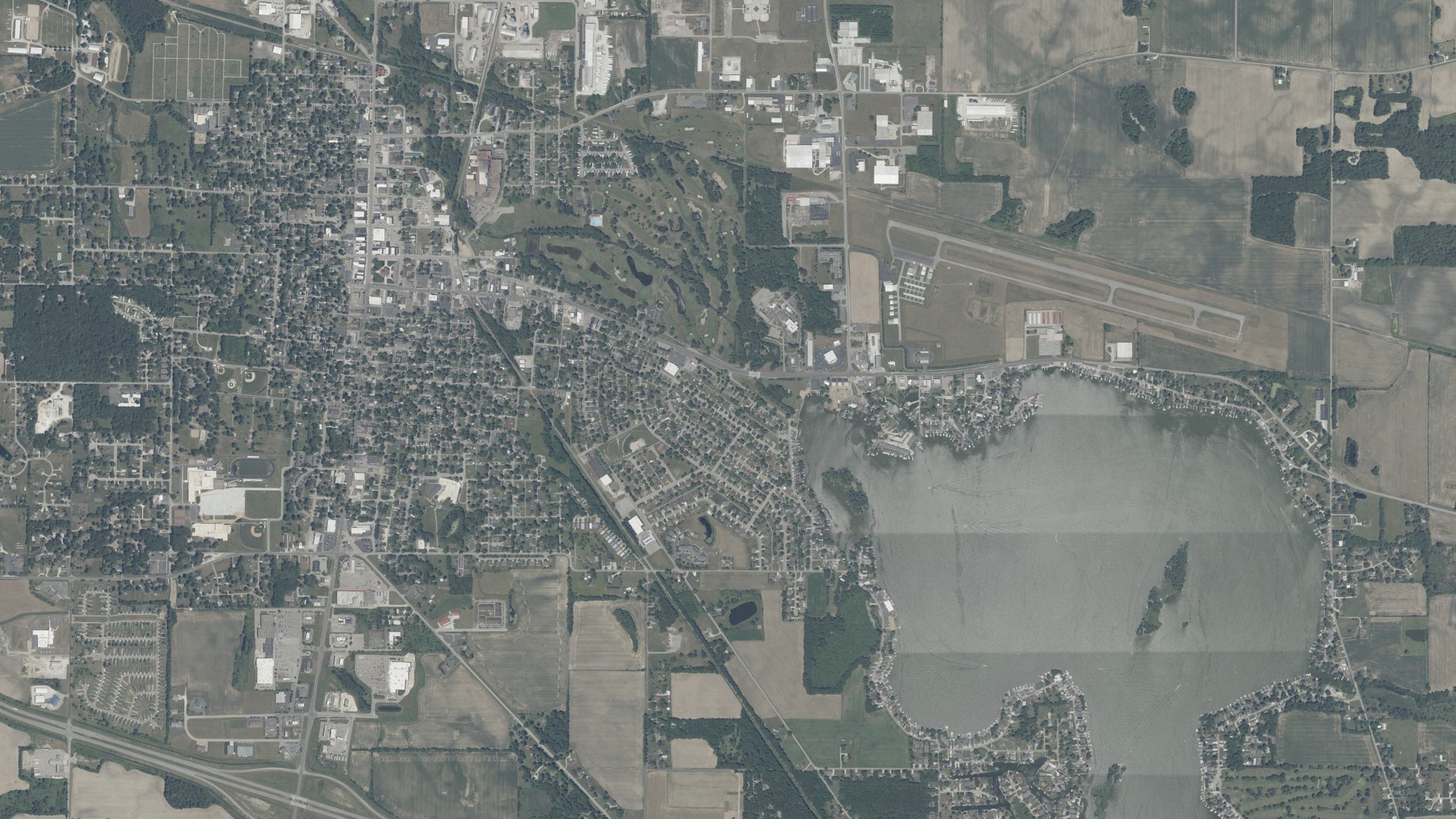 Aerial view of land around Rochester, Indiana