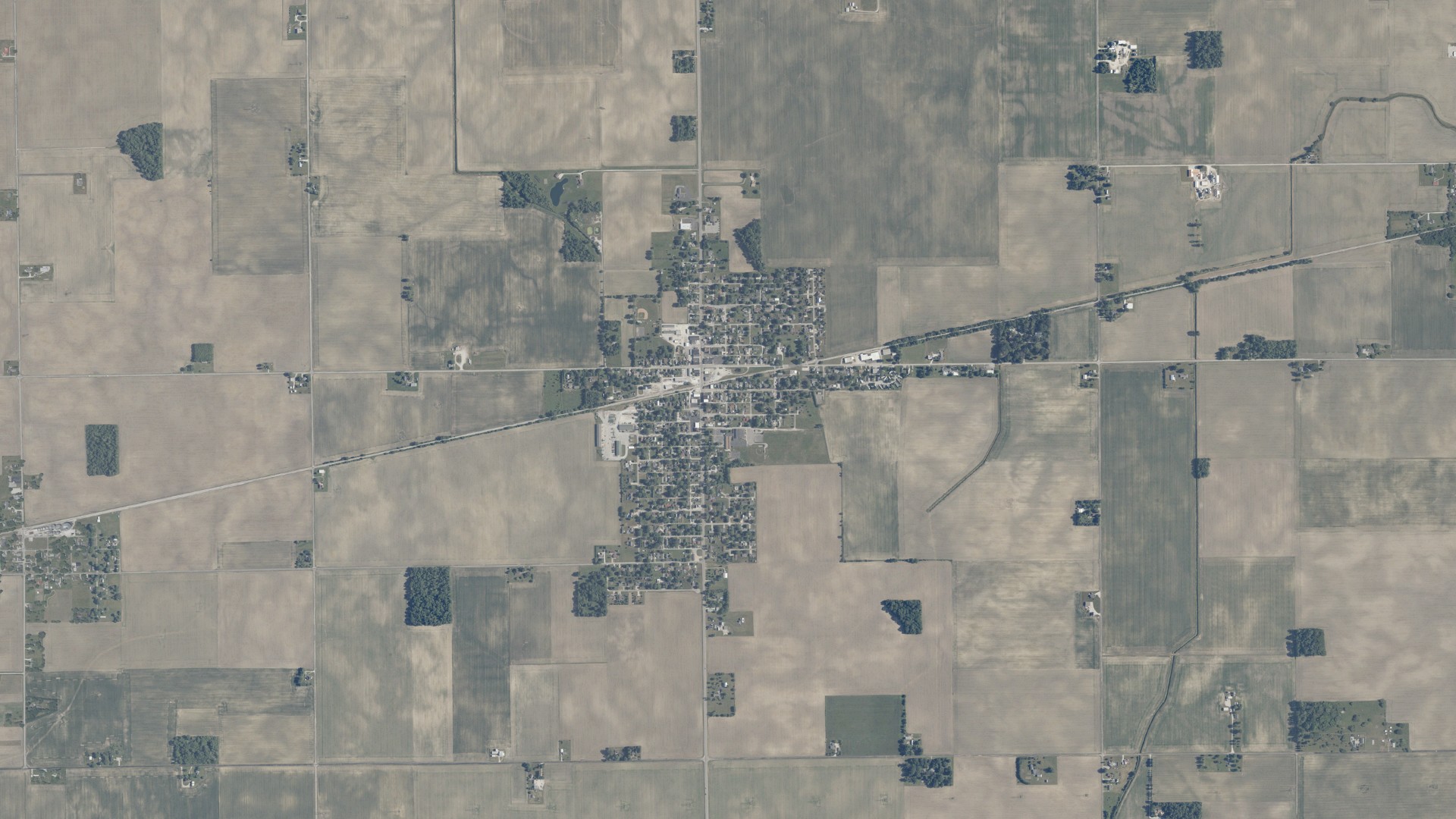 Natural-color aerial photograph of land around Swayzee, Indiana