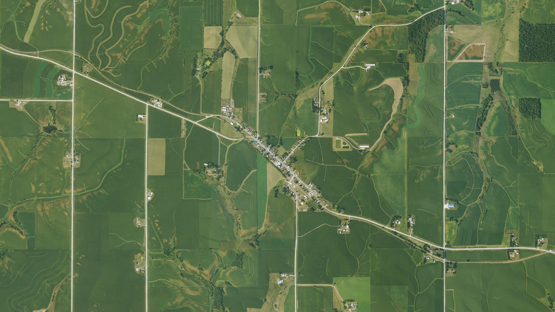 Natural-color aerial photograph of land around Castalia, Iowa