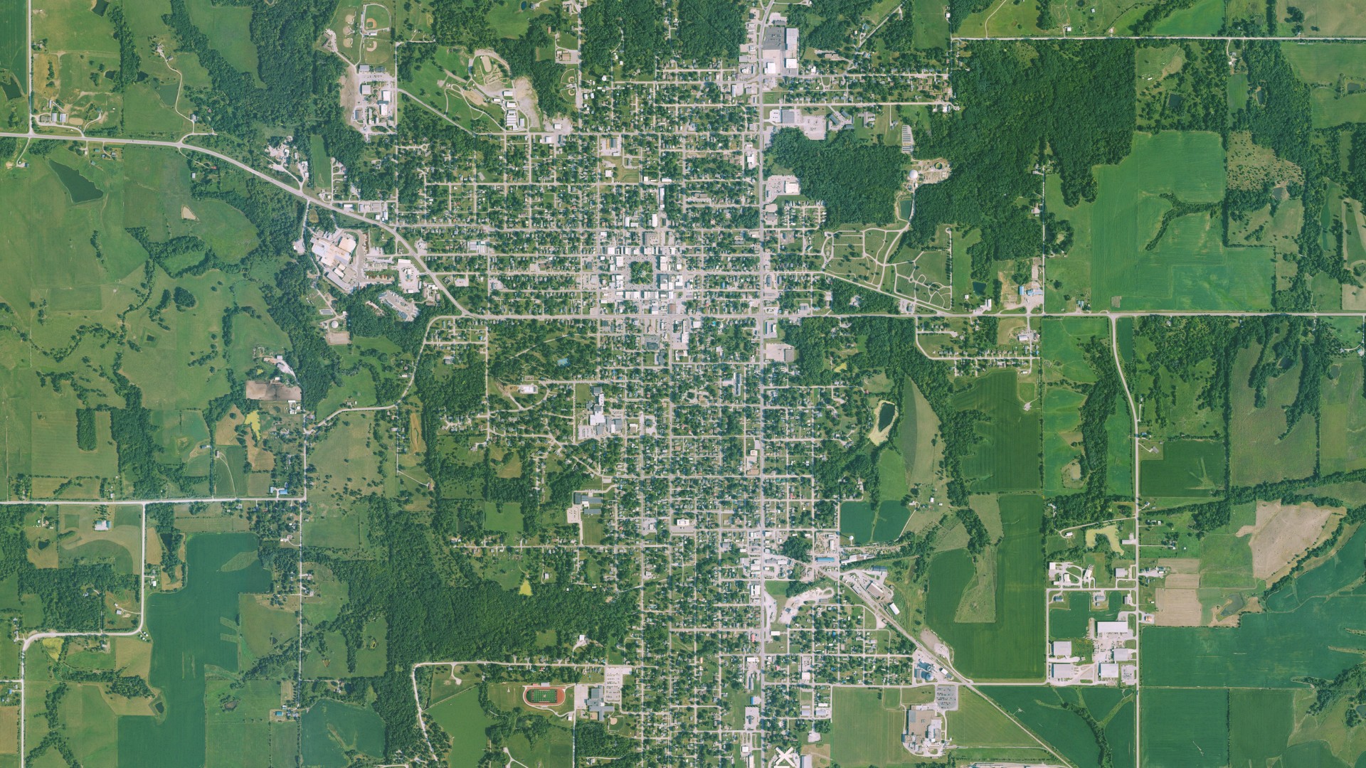 Natural-color aerial photograph of land around Centerville, Iowa