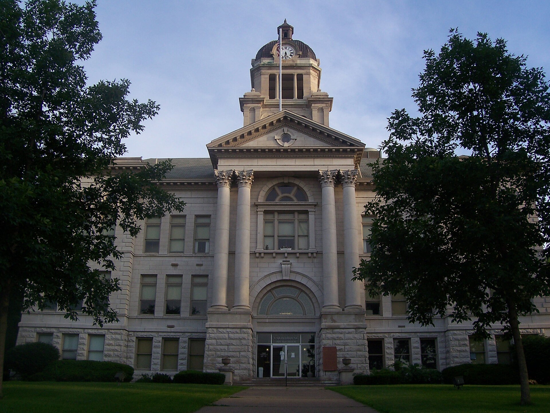 The Muscatine County court house. Photo by me. — Iowa