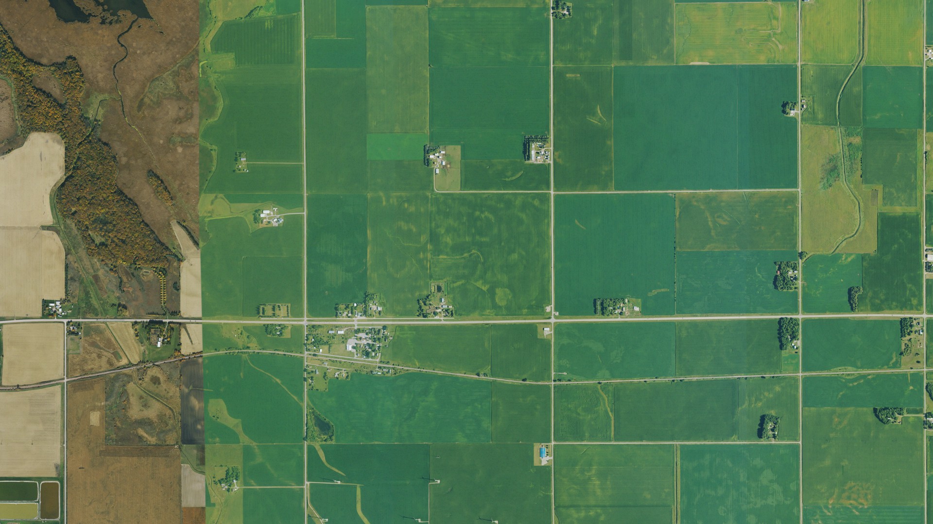 Natural-color aerial photograph of land around Duncan, Iowa