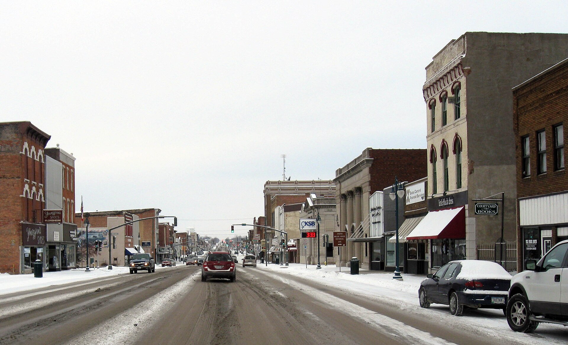 Keokuk, Iowa, Main Street. Handsome downtown! Wish it had been sunny... Billwhittaker (talk) 21:19, 2 February 2009 (UTC)