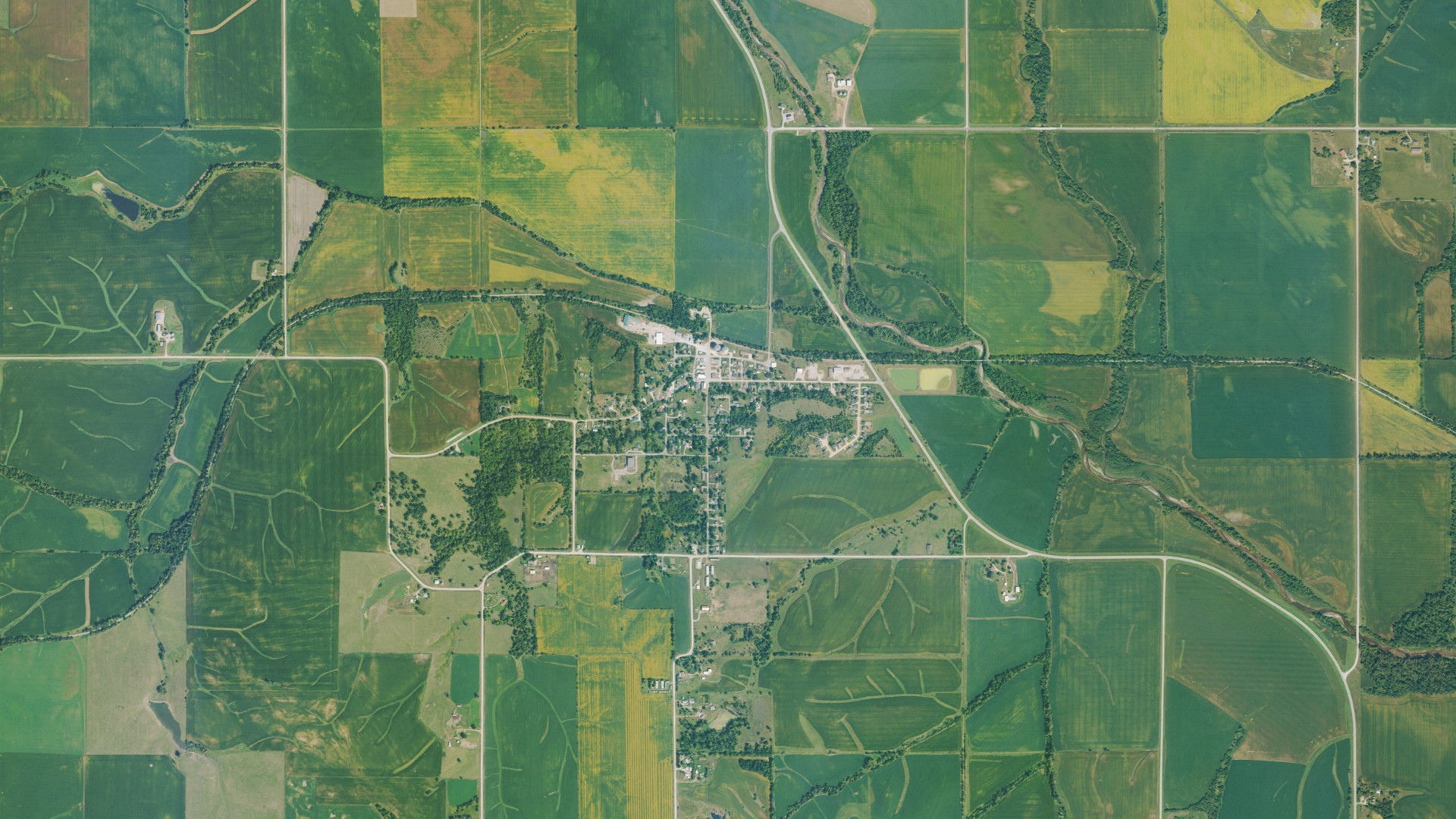 Natural-color aerial photograph of land around Mingo, Iowa