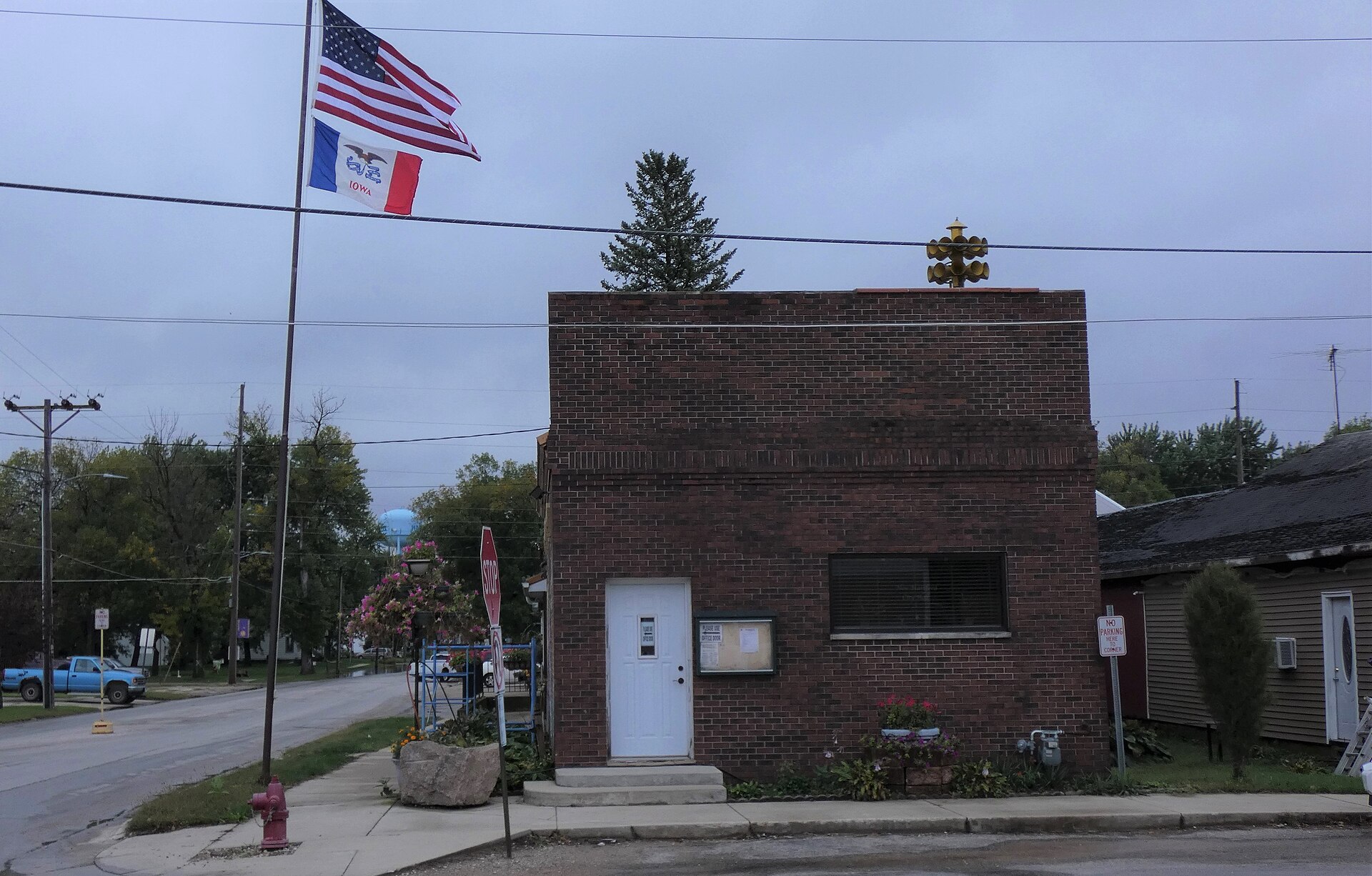 The town hall in New Hartford, Iowa