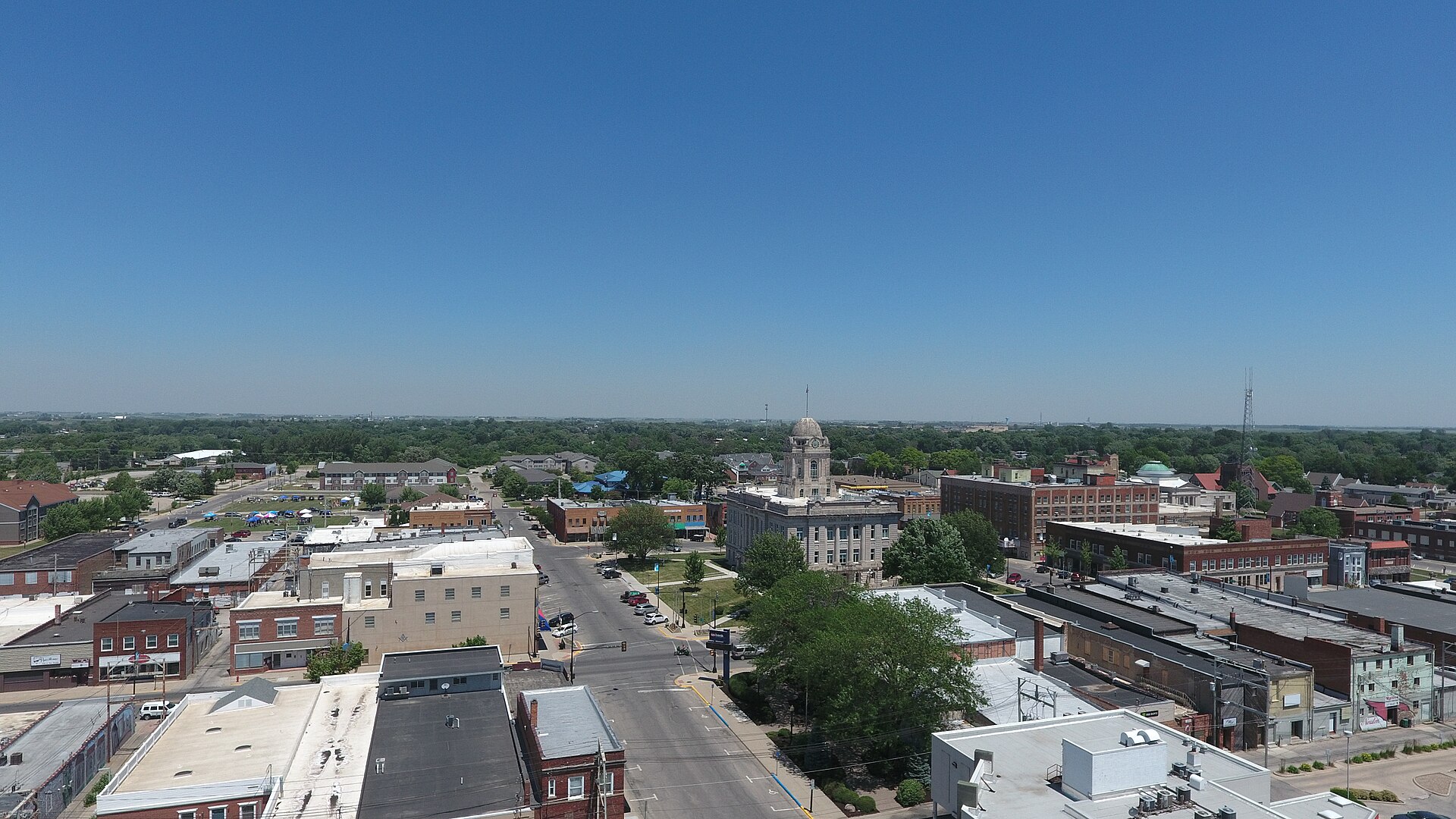 Aerial view of downtown Newton, Iowa includes the Jasper County Courthouse.