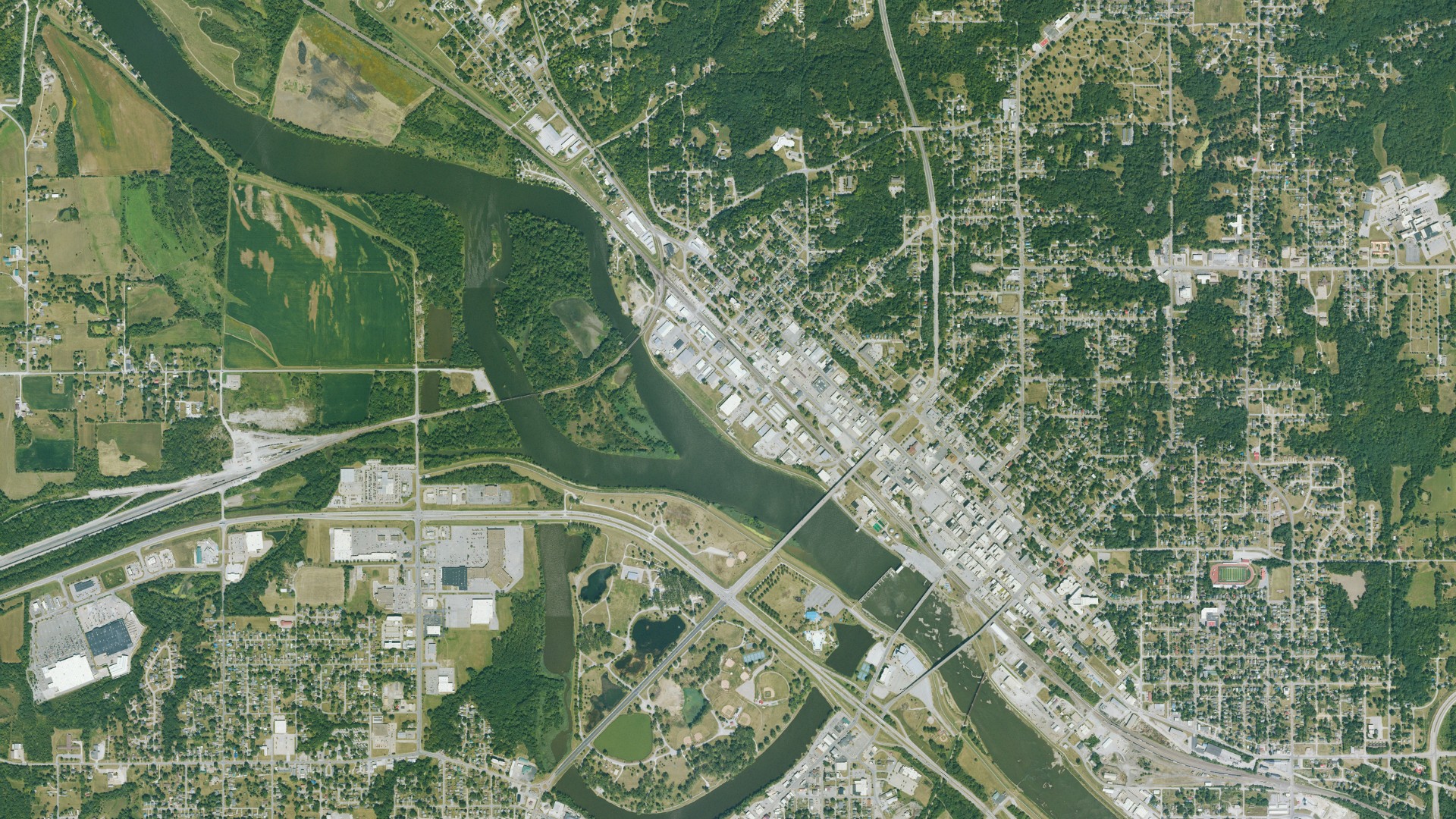 Natural-color aerial photograph of land around Ottumwa, Iowa