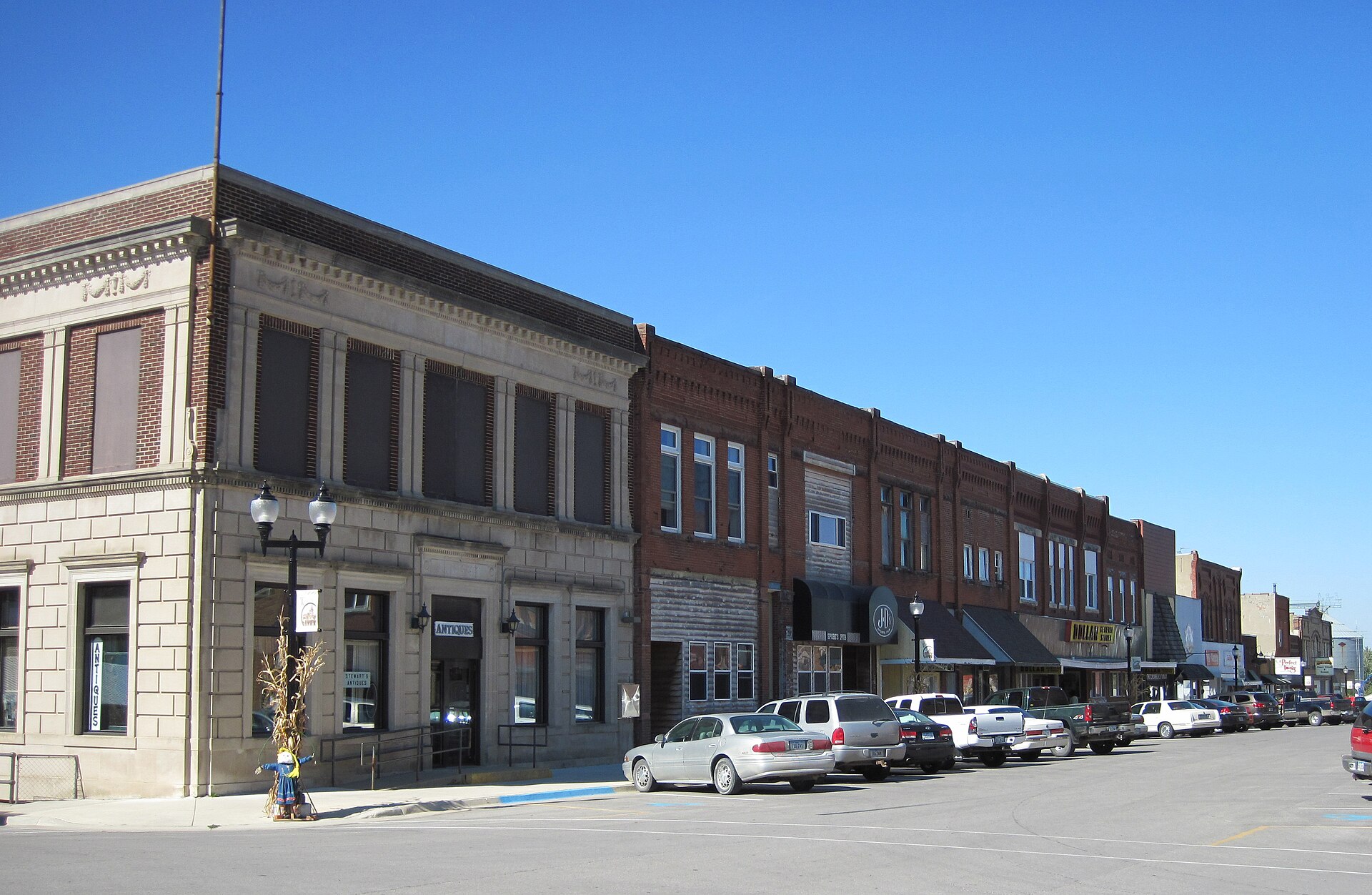 downtown Parkersburg. This area was not hit by the tornado. Bill Whittaker (talk) 17:30, 1 October 2009 (UTC) — Iowa