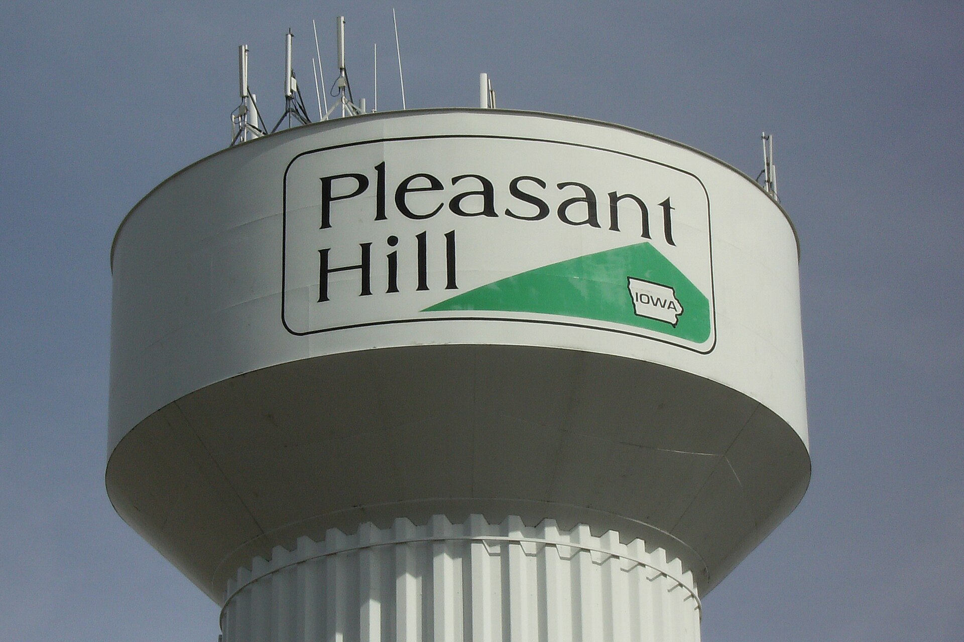 Pleasant Hill, Iowa, water tower