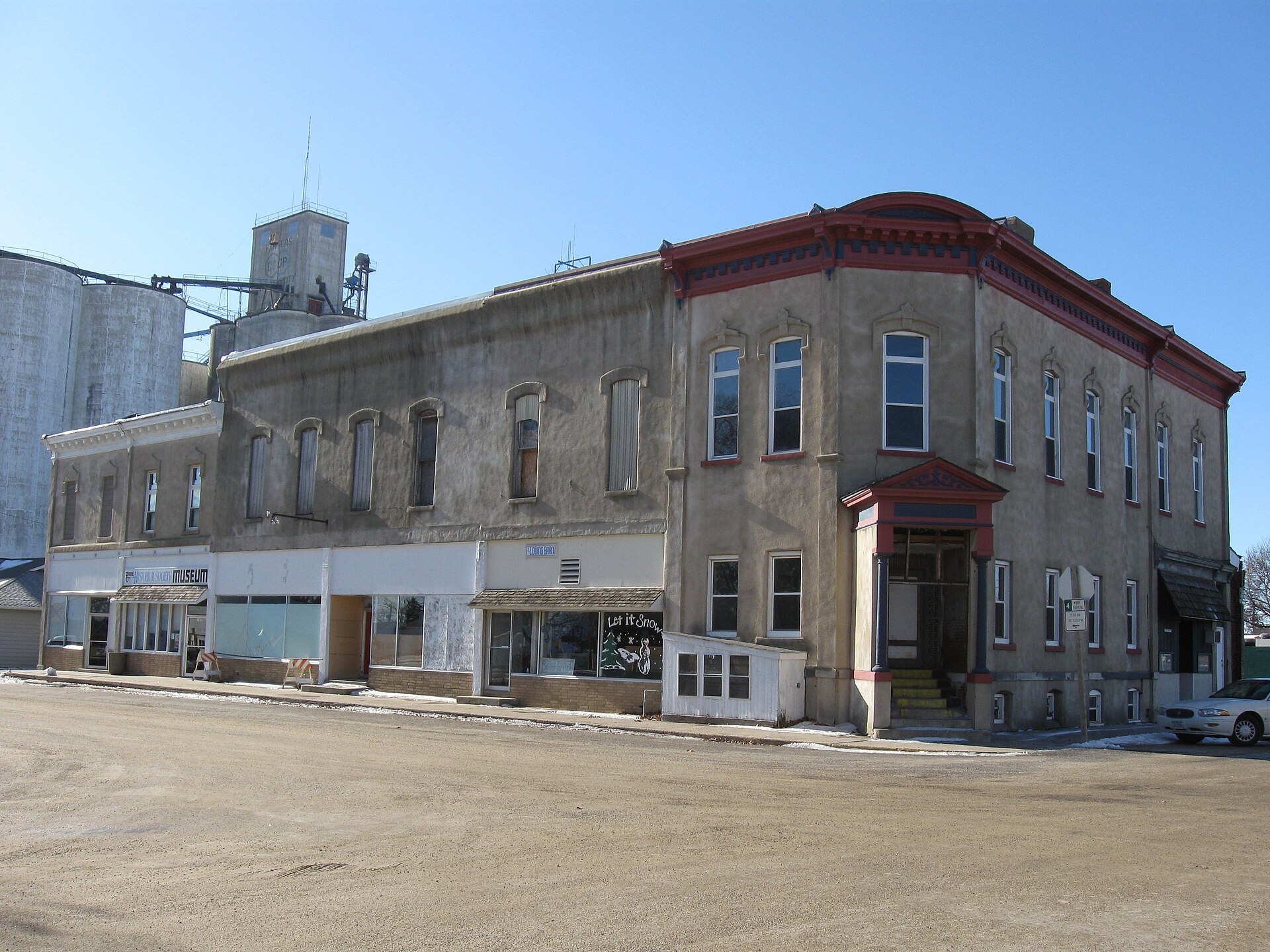 Prairie City, Iowa. Billwhittaker (talk) 17:11, 6 January 2009 (UTC)