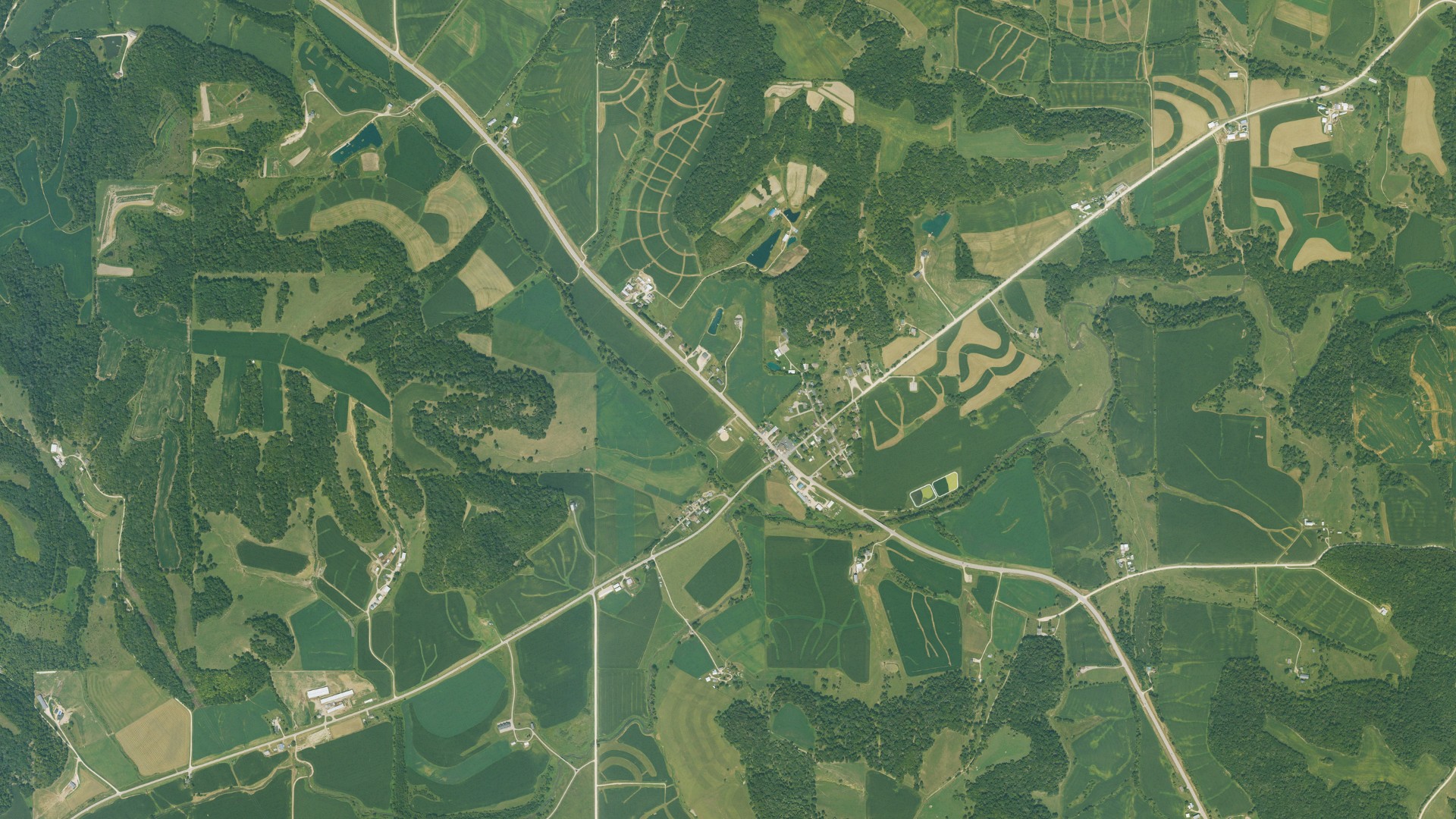 Natural-color aerial photograph of land around St. Donatus, Iowa