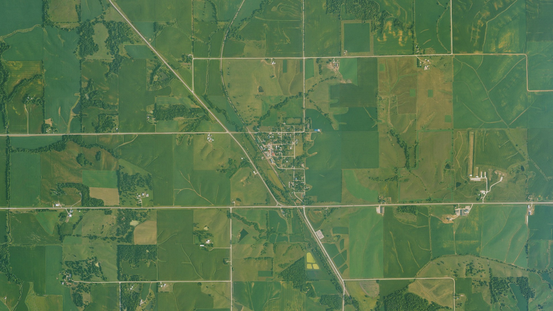 Natural-color aerial photograph of land around Searsboro, Iowa
