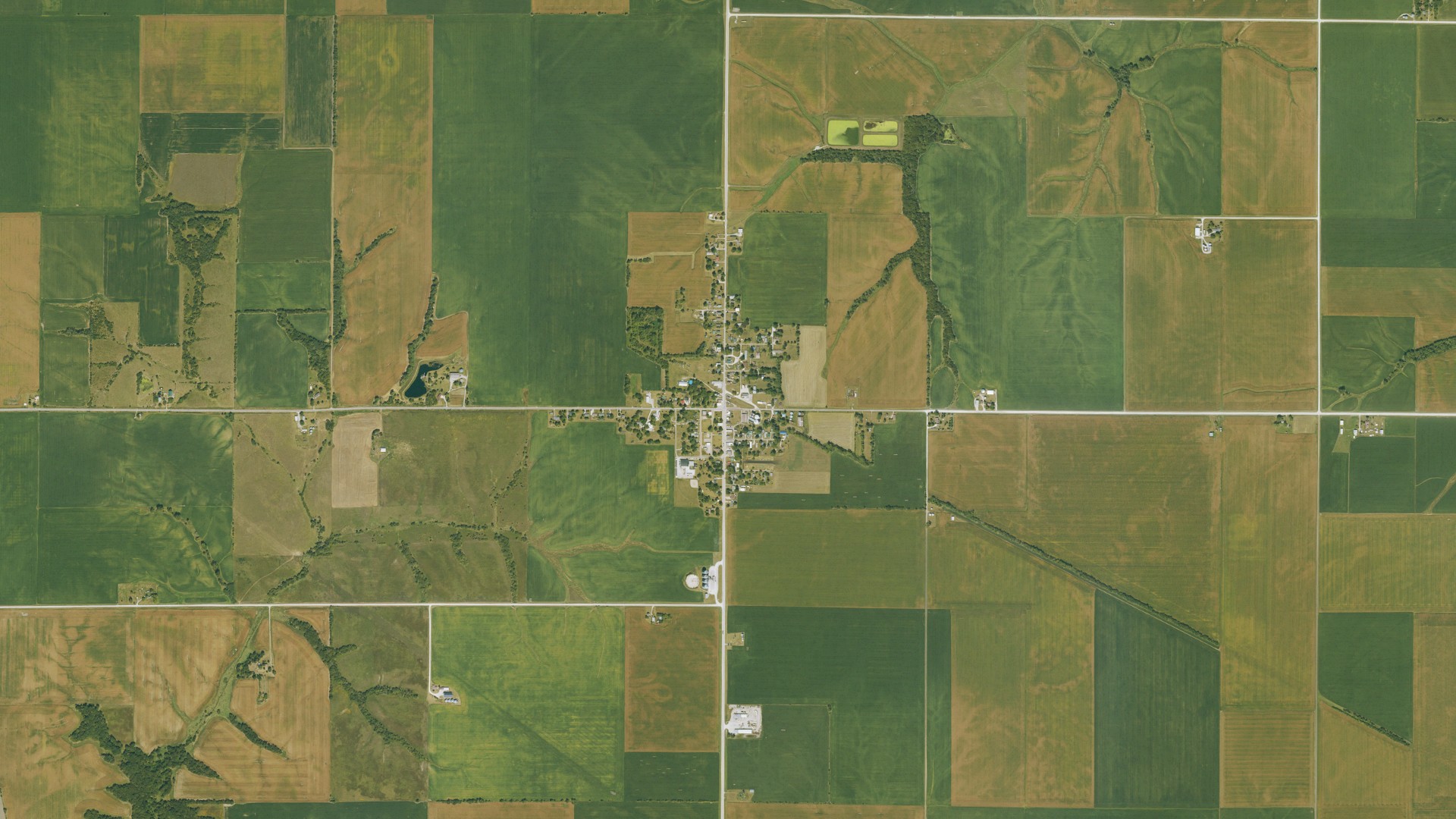 Natural-color aerial photograph of land around Stockport, Iowa