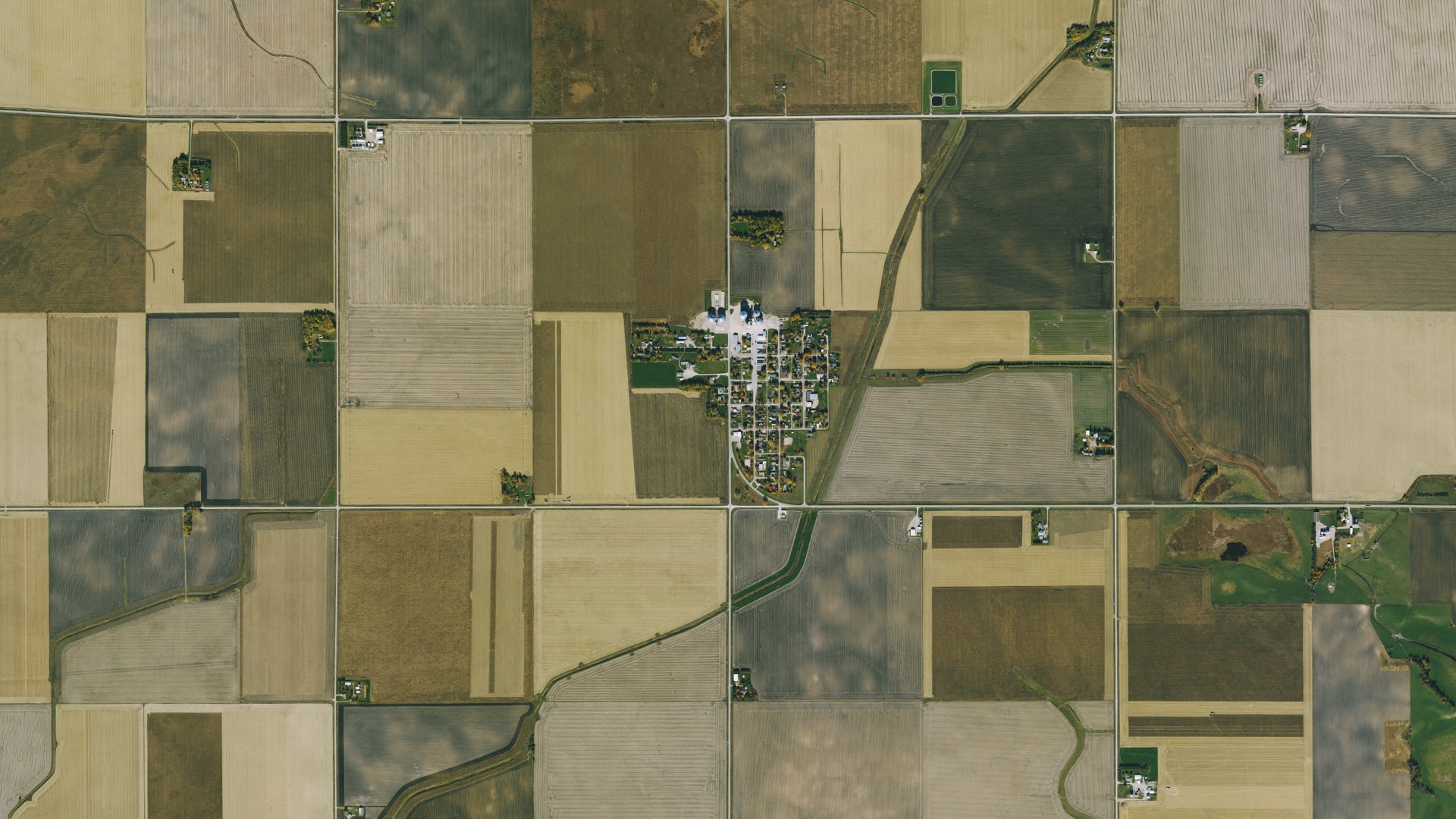 Natural-color aerial photograph of land around Woden, Iowa