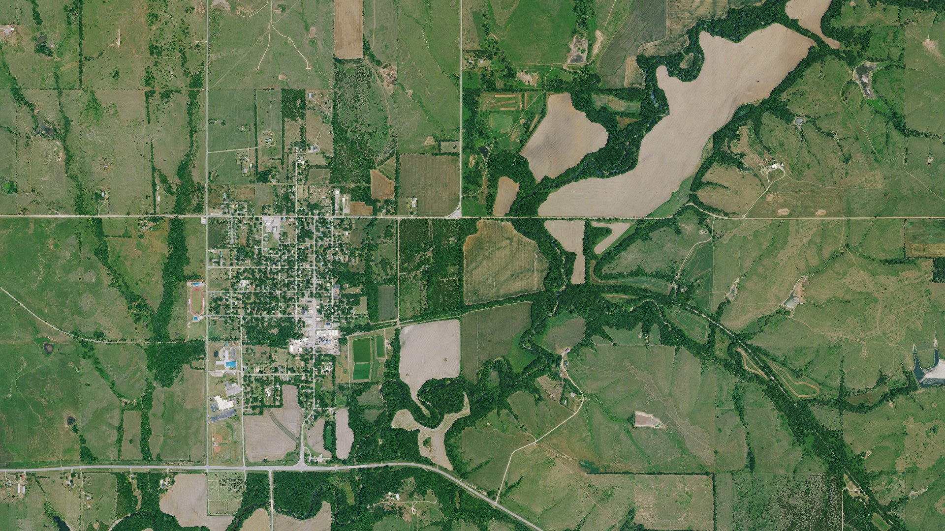 Natural-color aerial photograph of land around Little Walnut, Kansas