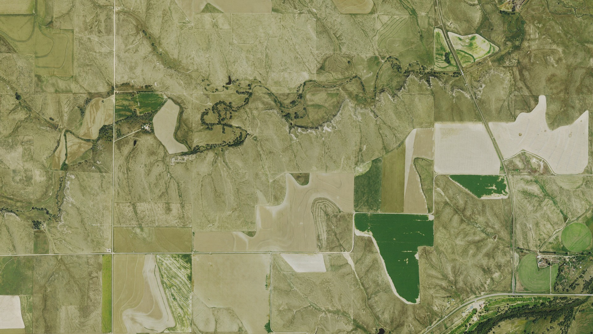 Natural-color aerial photograph of land around Wano, Kansas