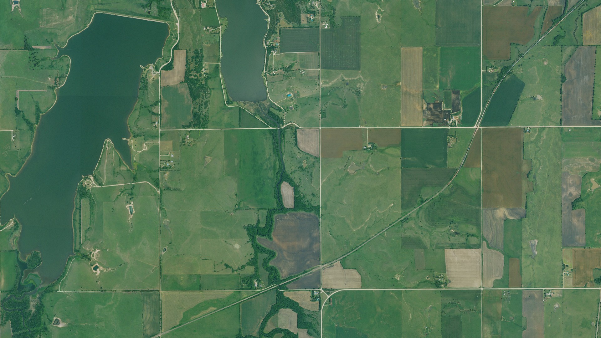 Natural-color aerial photograph of land around Lyon, Kansas