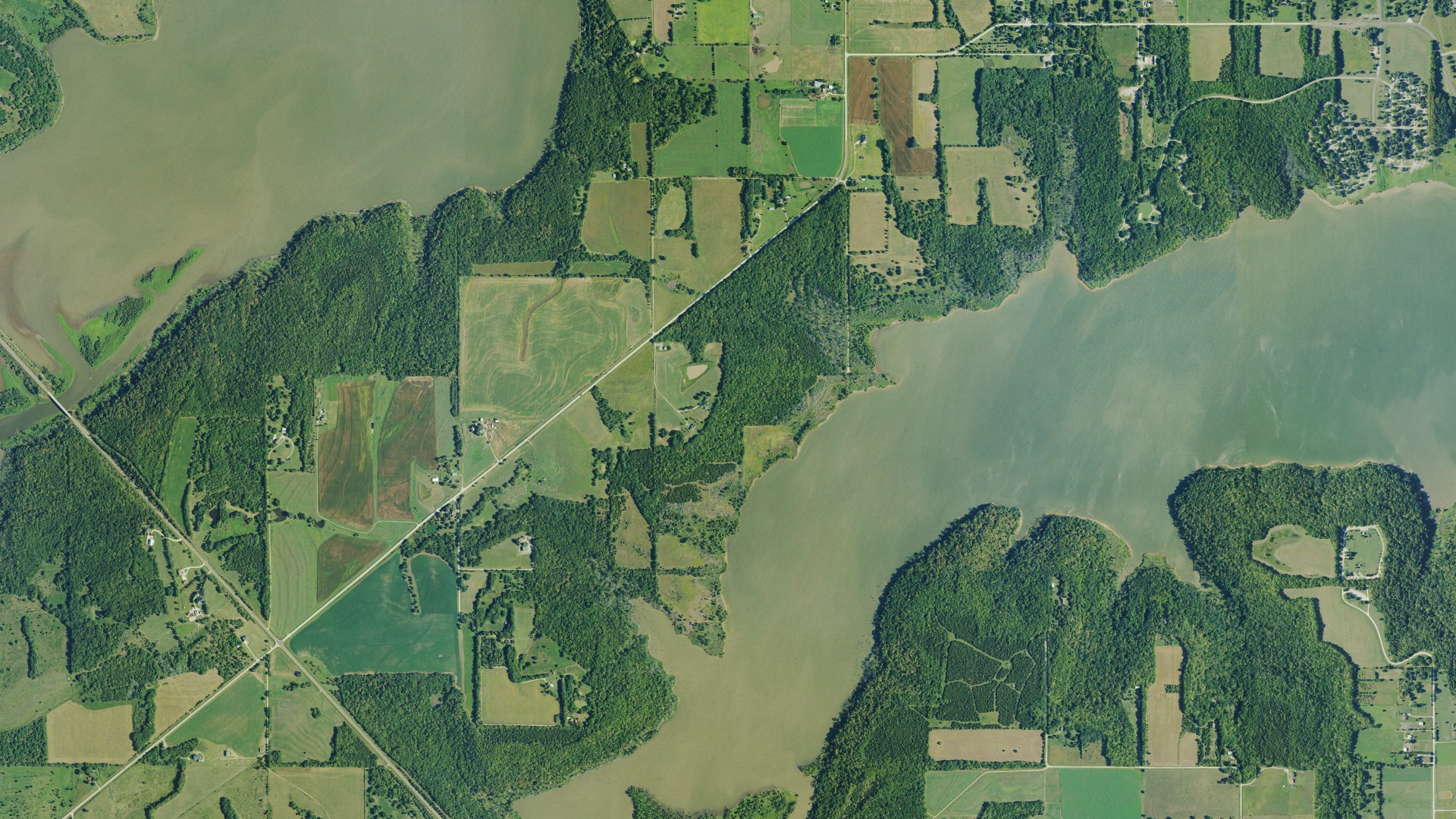 Natural-color aerial photograph of land around Clinton, Kansas