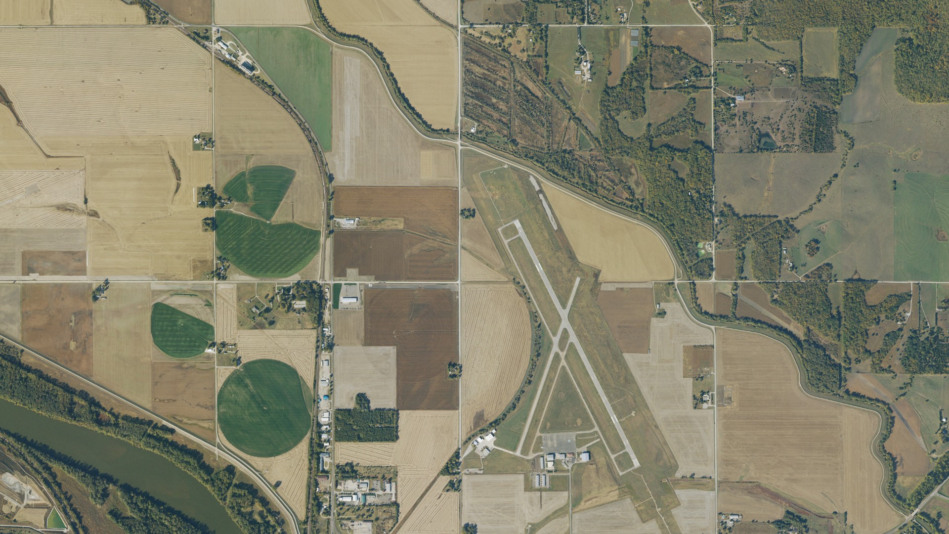 Natural-color aerial photograph of land around Grant, Kansas