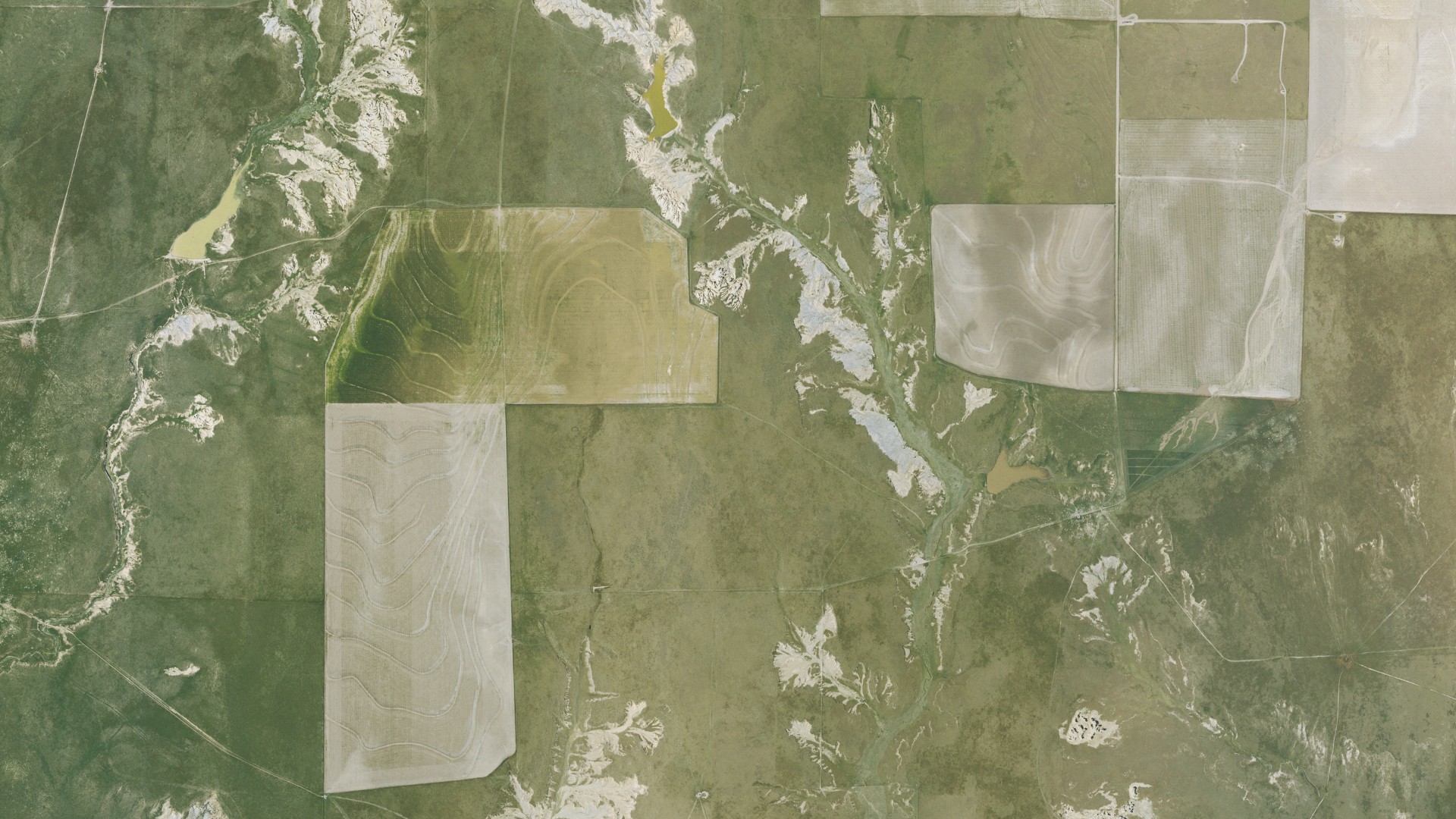 Natural-color aerial photograph of land around Lewis, Kansas