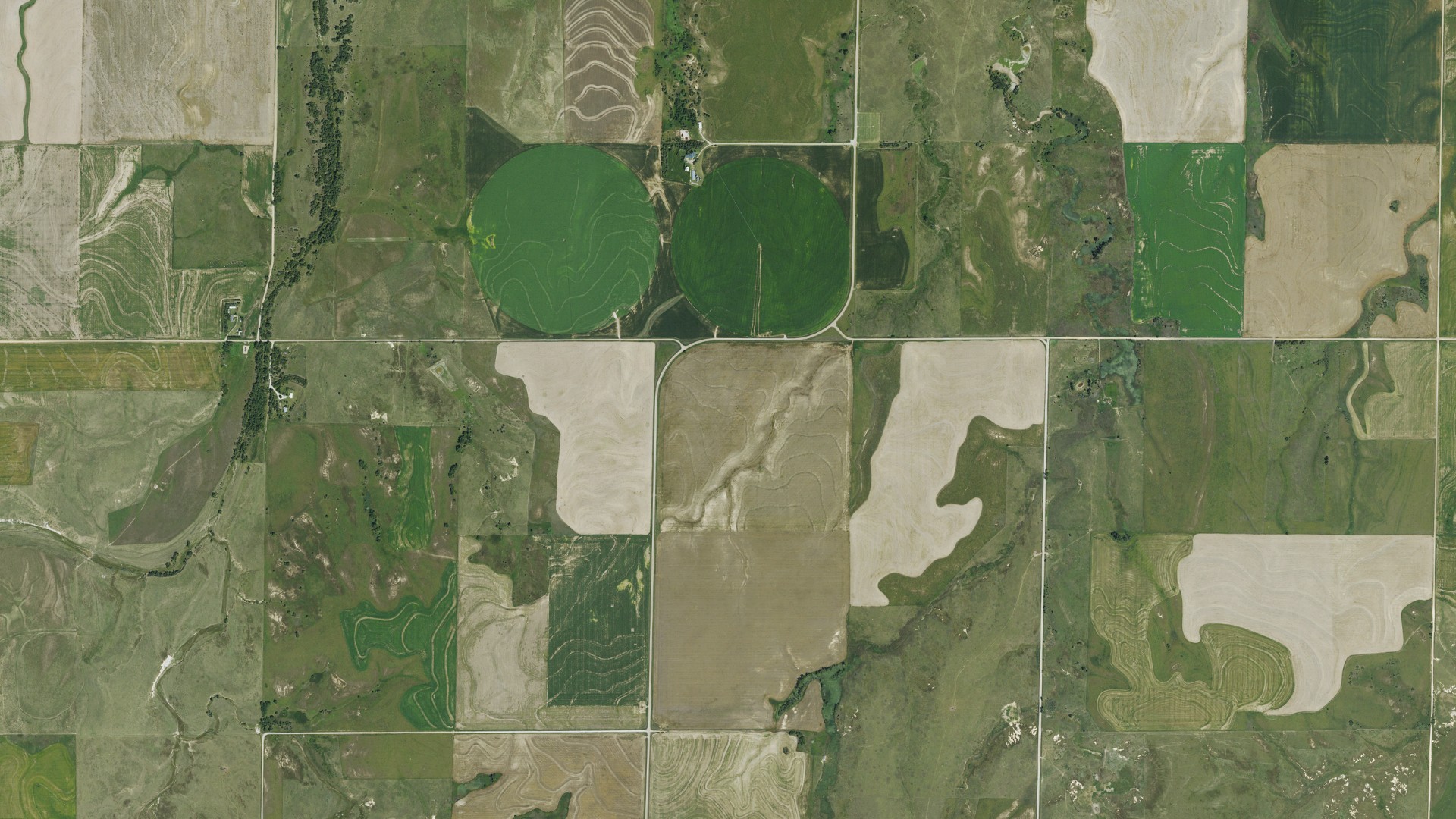 Natural-color aerial photograph of land around Wildhorse, Kansas