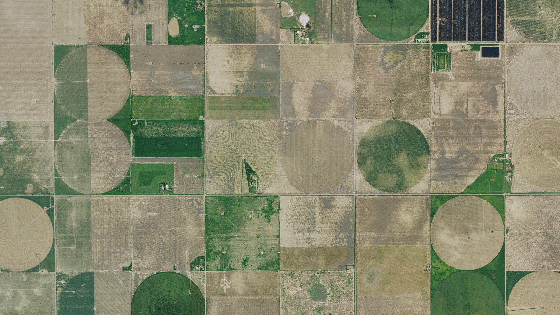 Natural-color aerial photograph of land around Dudley, Kansas