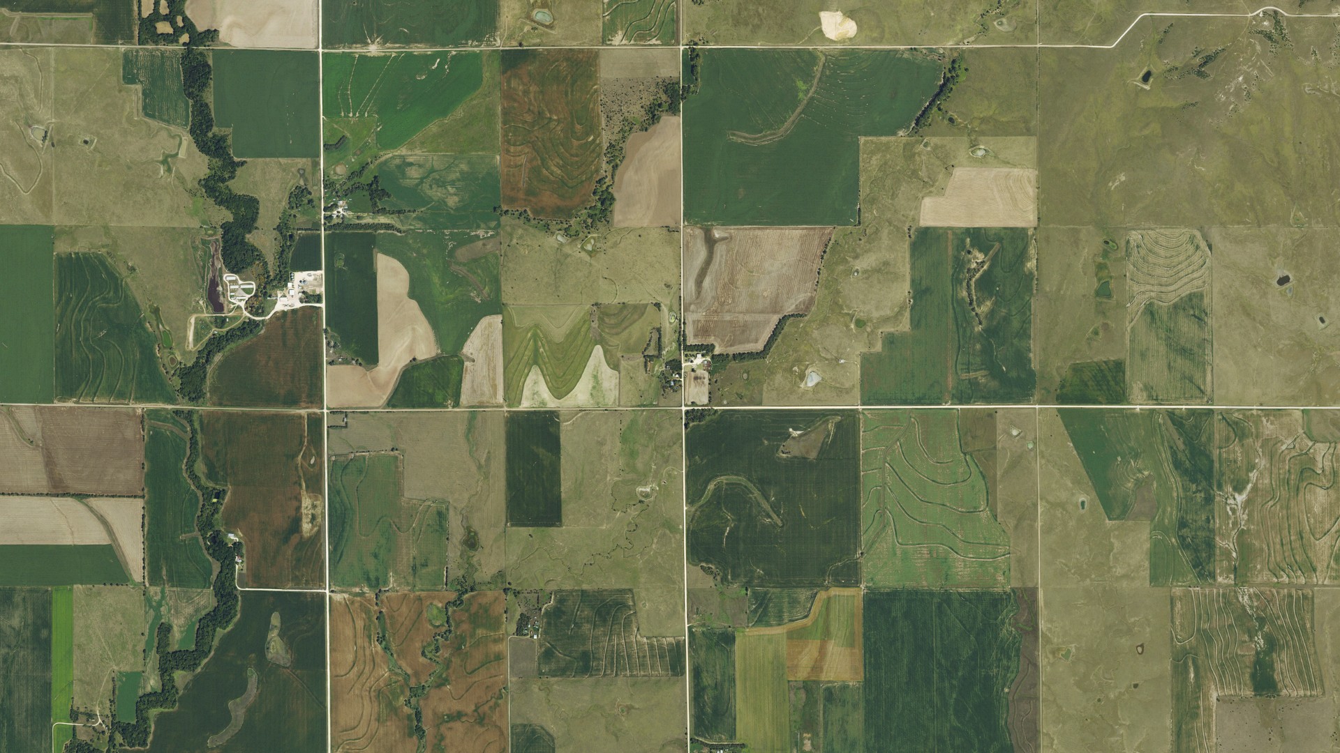 Natural-color aerial photograph of land around Erving, Kansas