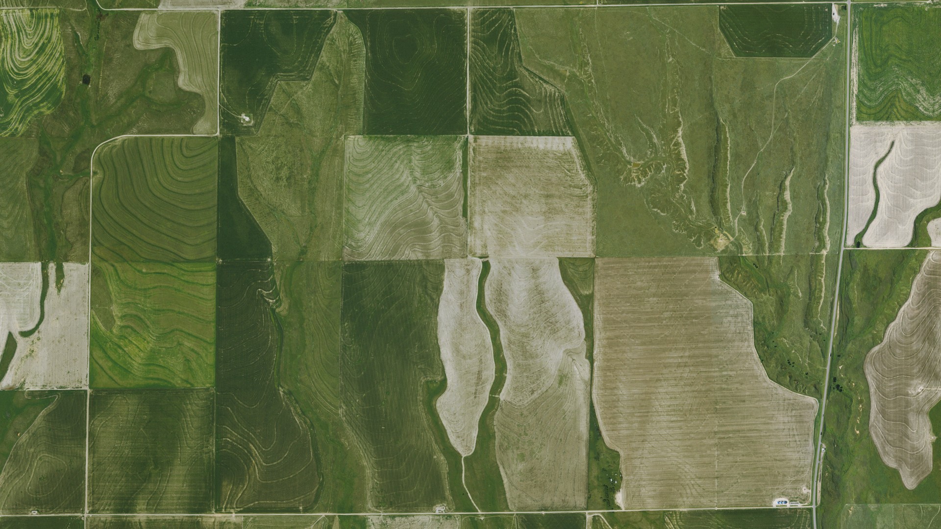 Natural-color aerial photograph of land around Elkader, Kansas