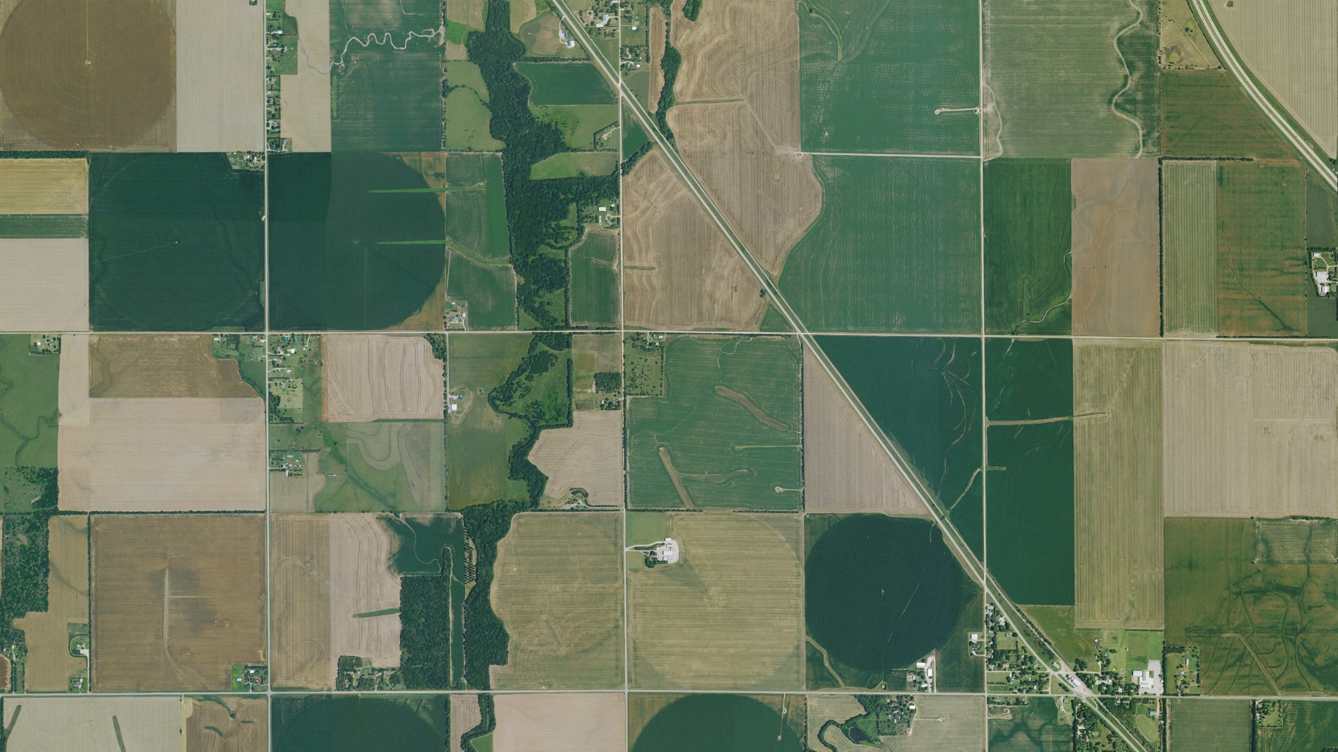 Natural-color aerial photograph of land around King City, Kansas