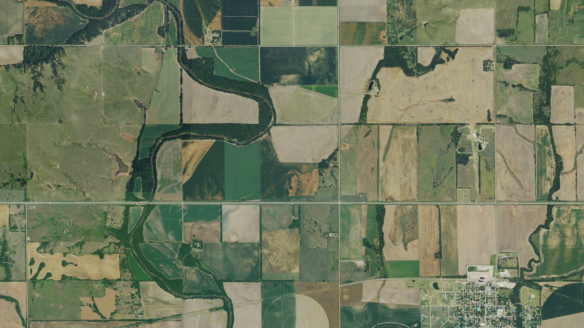 Natural-color aerial photograph of land around Marquette, Kansas