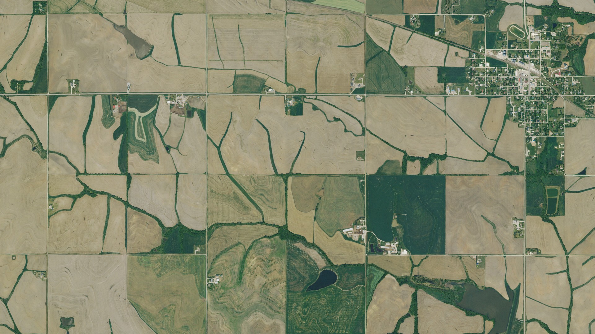 Natural-color aerial photograph of land around Murray, Kansas