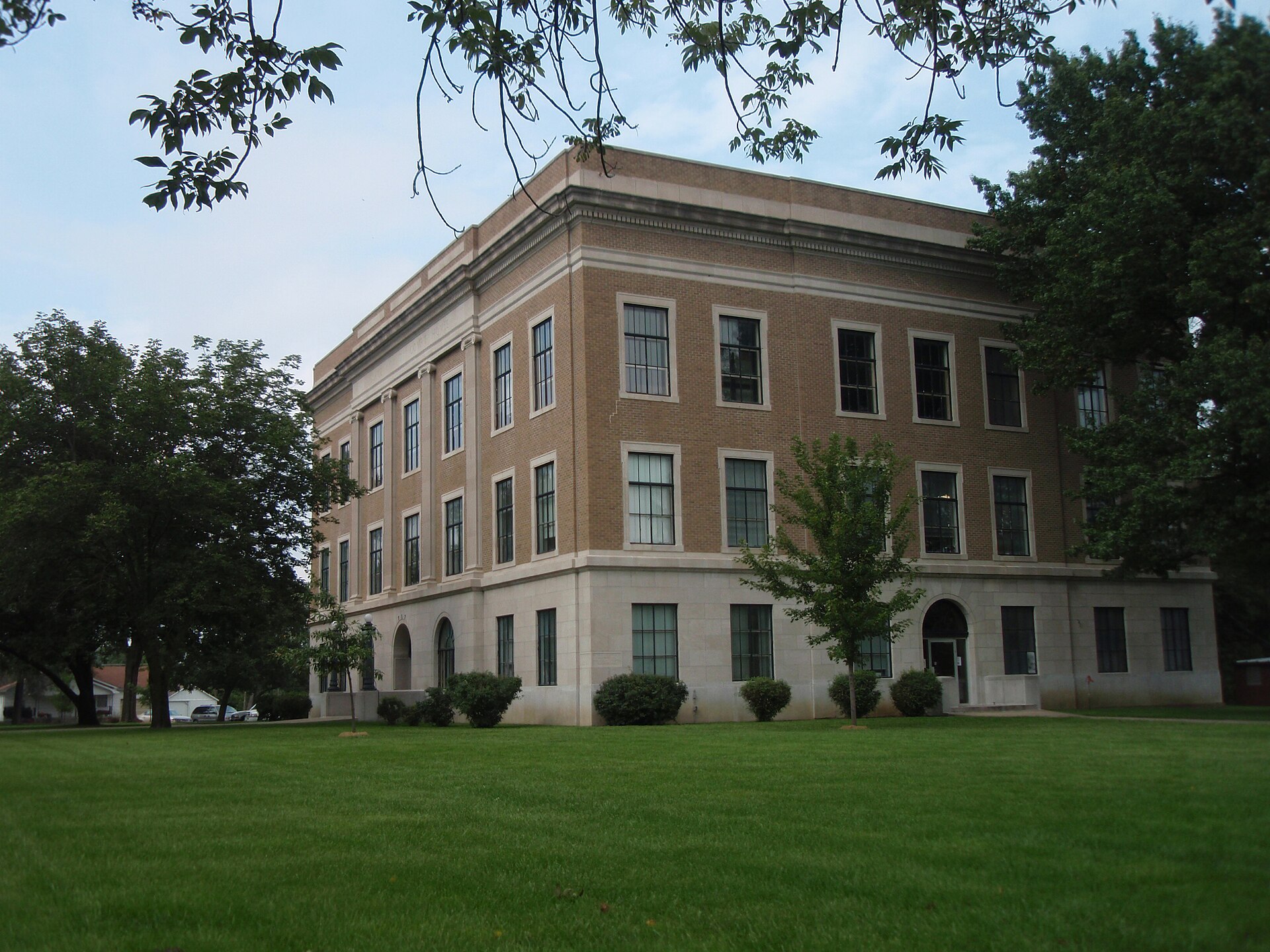 Osage County Courthouse in Lyndon, Kansas, United States