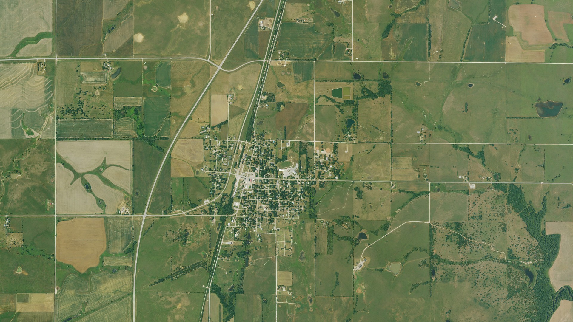 Natural-color aerial photograph of land around Colony, Kansas