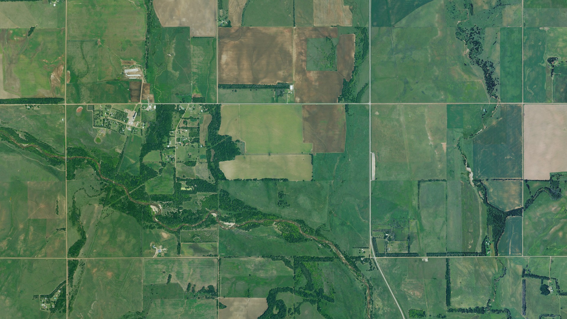 Natural-color aerial photograph of land around Castleton, Kansas