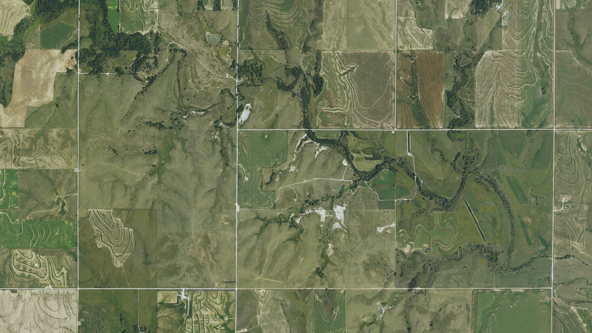 Natural-color aerial photograph of land around Township 5, Kansas