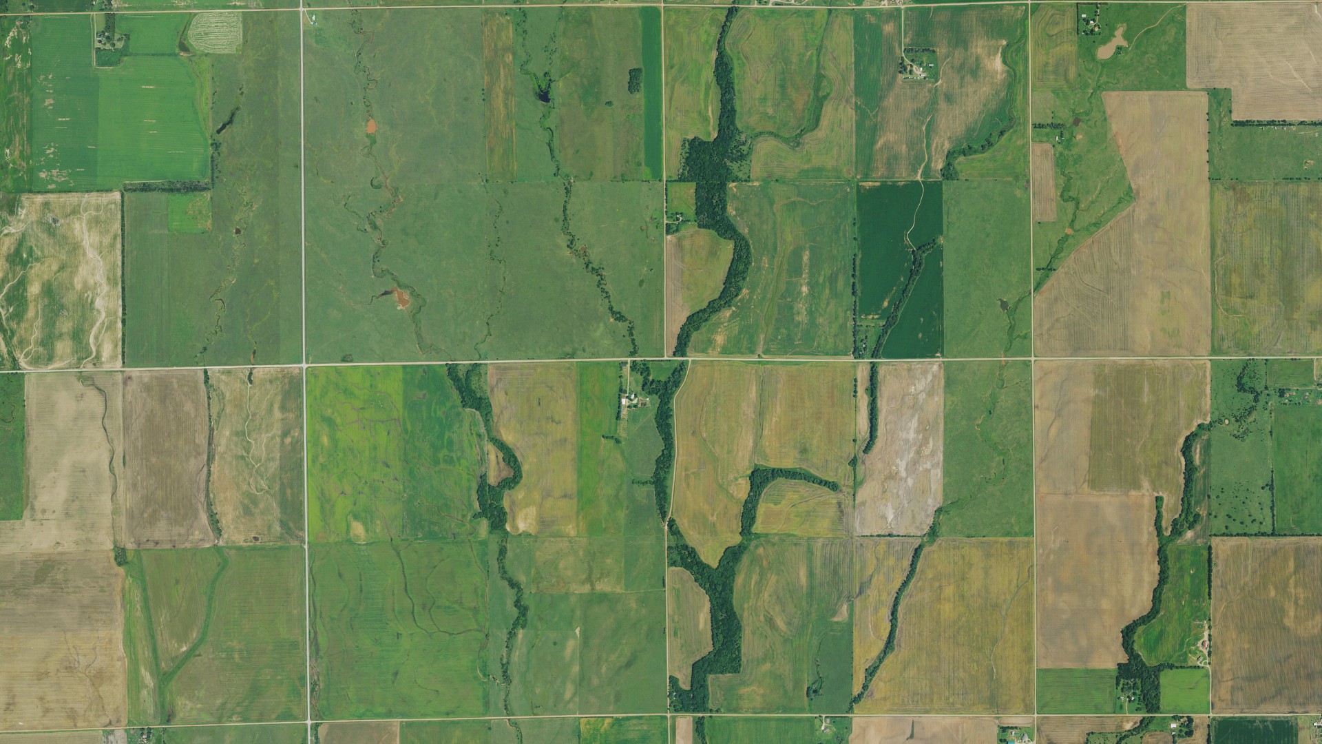 Natural-color aerial photograph of land around Creek, Kansas