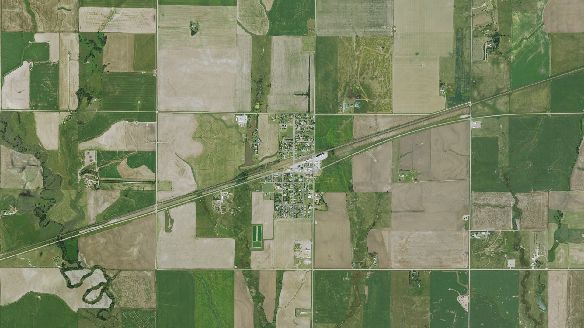 Natural-color aerial photograph of land around Gorham, Kansas