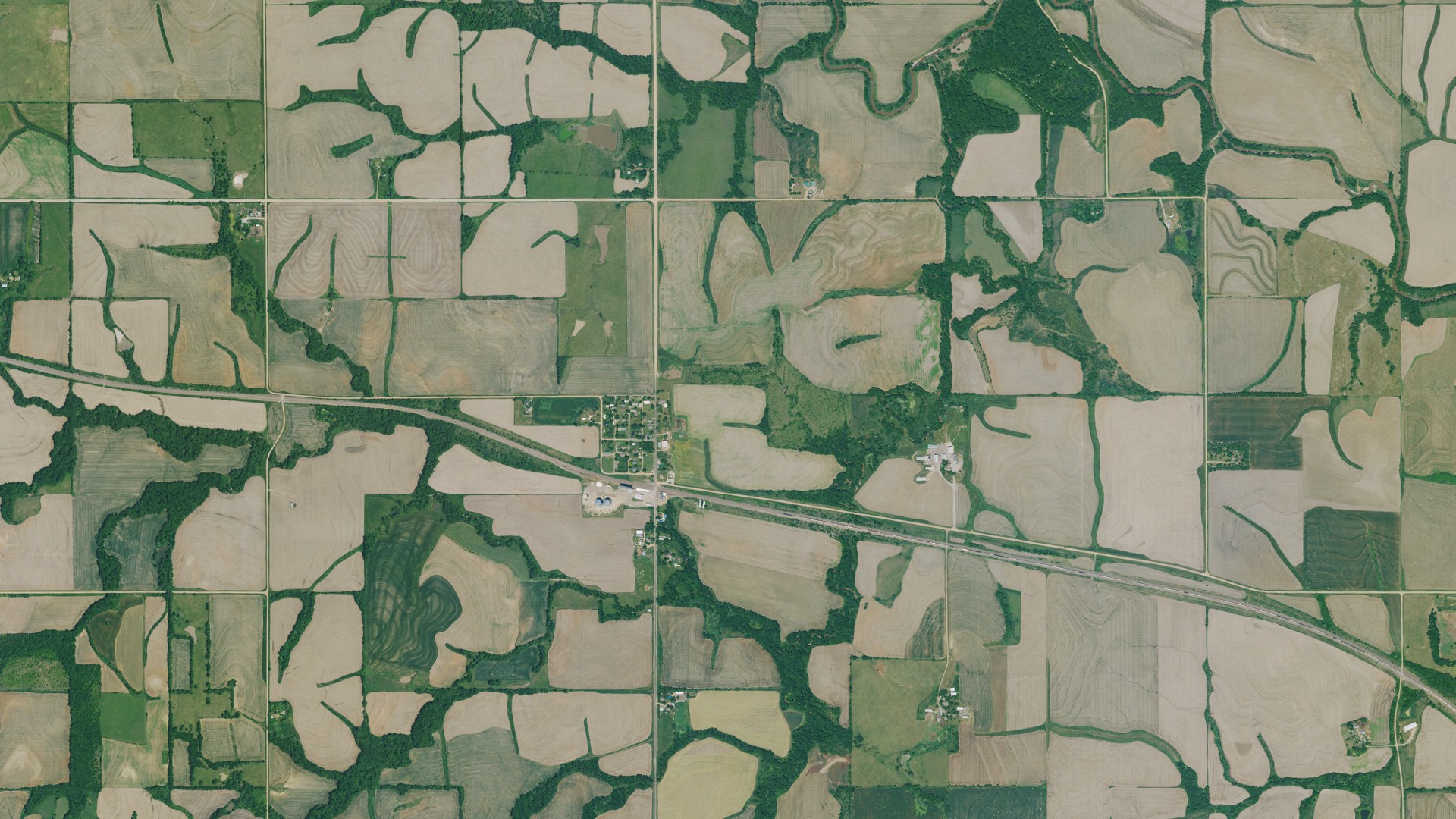 Natural-color aerial photograph of land around Herkimer, Kansas