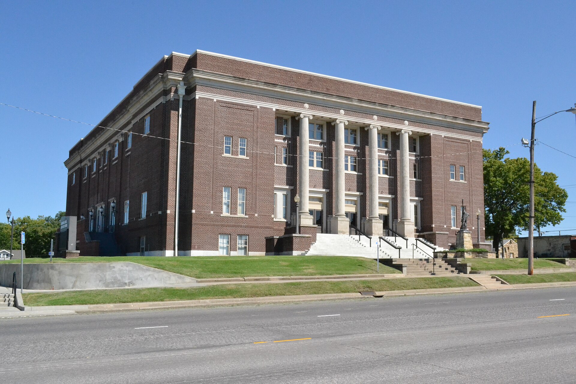 Monument in Independence, Kansas