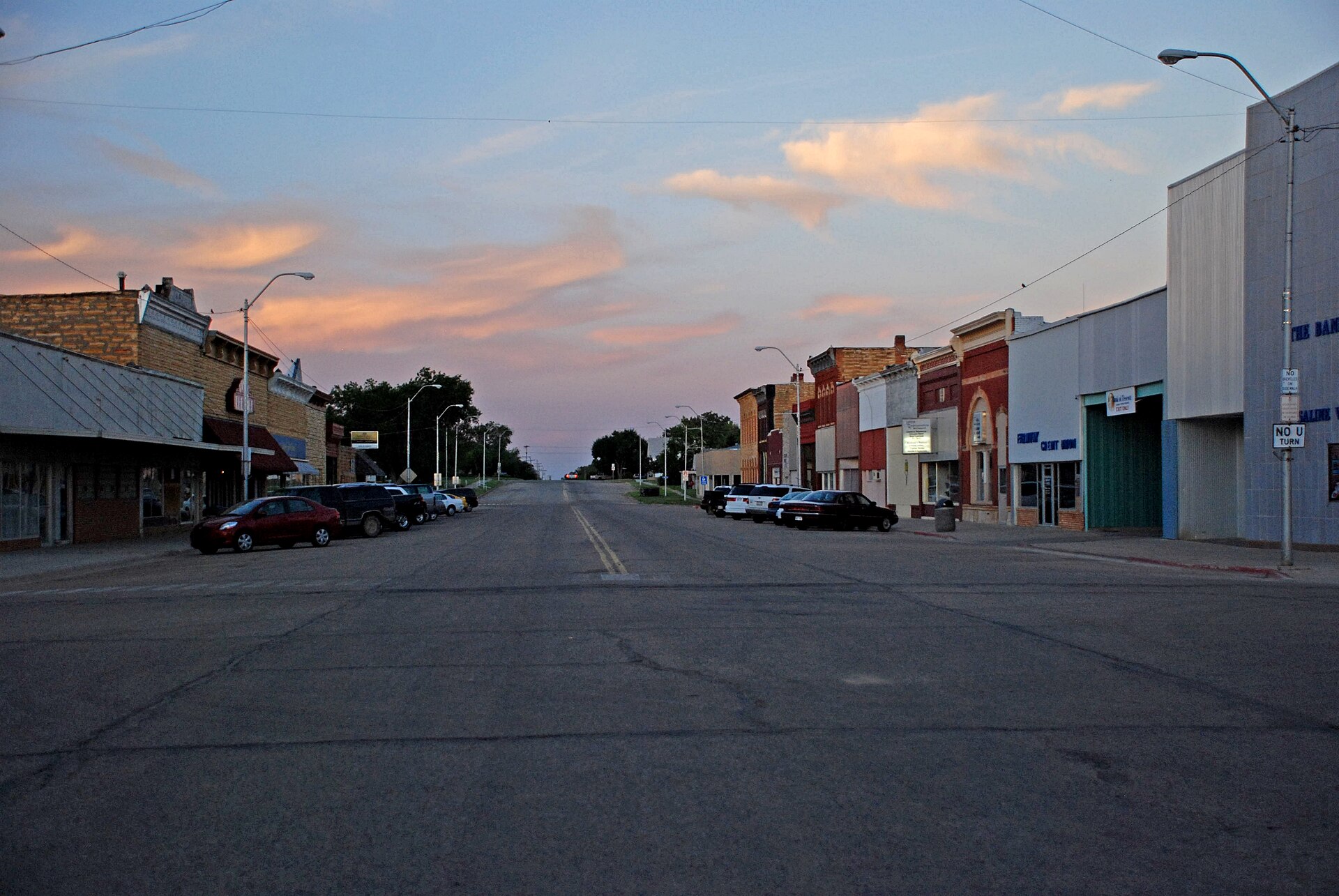 Small town evening This is an image of a place or building that is listed on the National Register of Historic Places in the United States of America. Its reference number is 100005123 (Wikidata). — Lincoln Center, Kansas