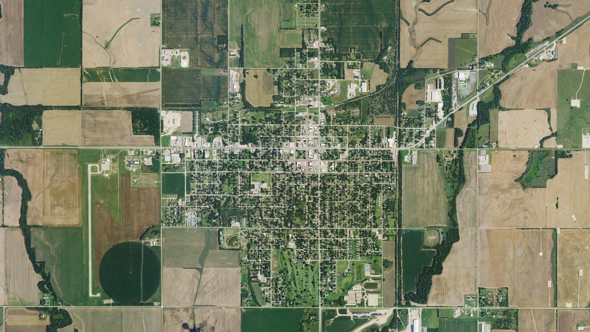 Natural-color aerial photograph of land around Lyons, Kansas