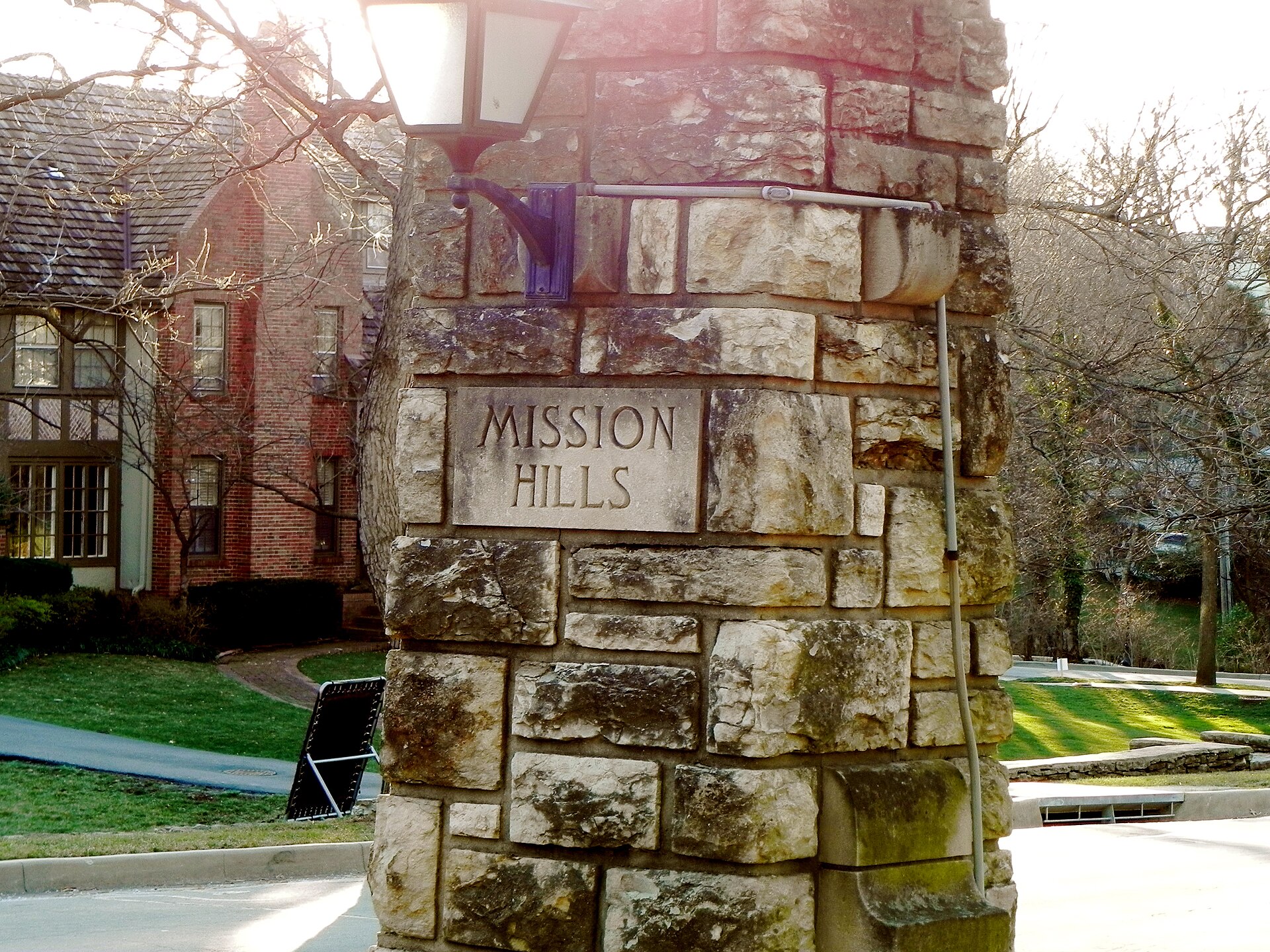 City sign, on the corner of 56th Street and State Line Road — Mission Hills, Kansas