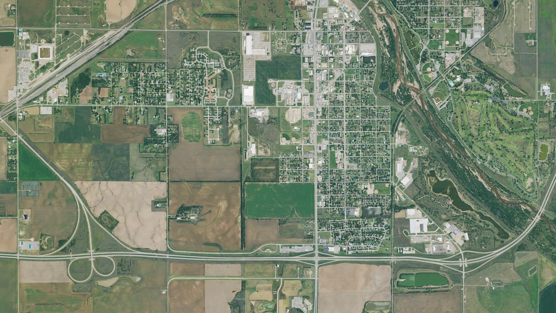Natural-color aerial photograph of land around South Hutchinson, Kansas