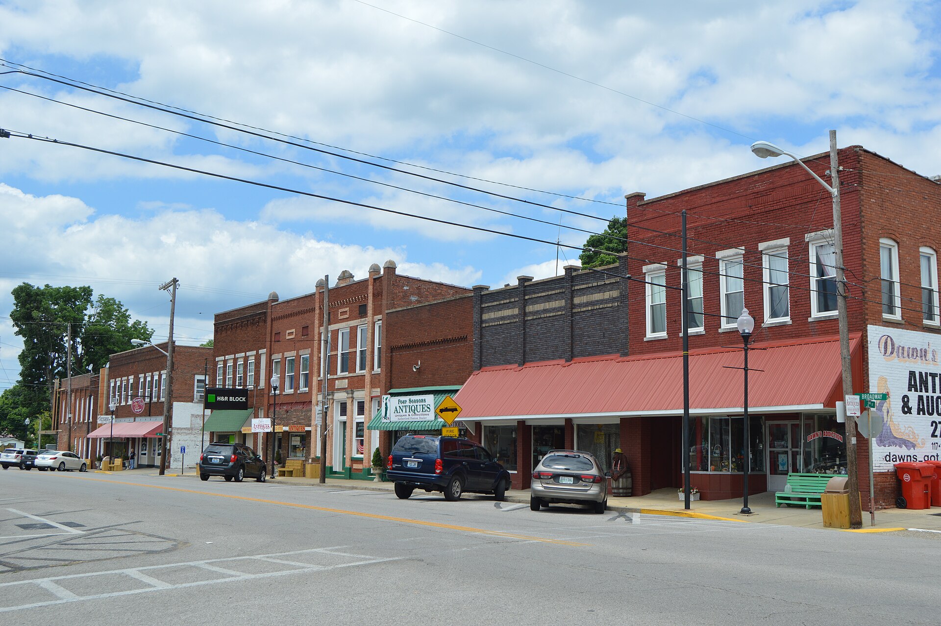 Buildings on the eastern side of Broadway (Kentucky Route 70) between First and Second Streets in Cave City, Kentucky, United States.