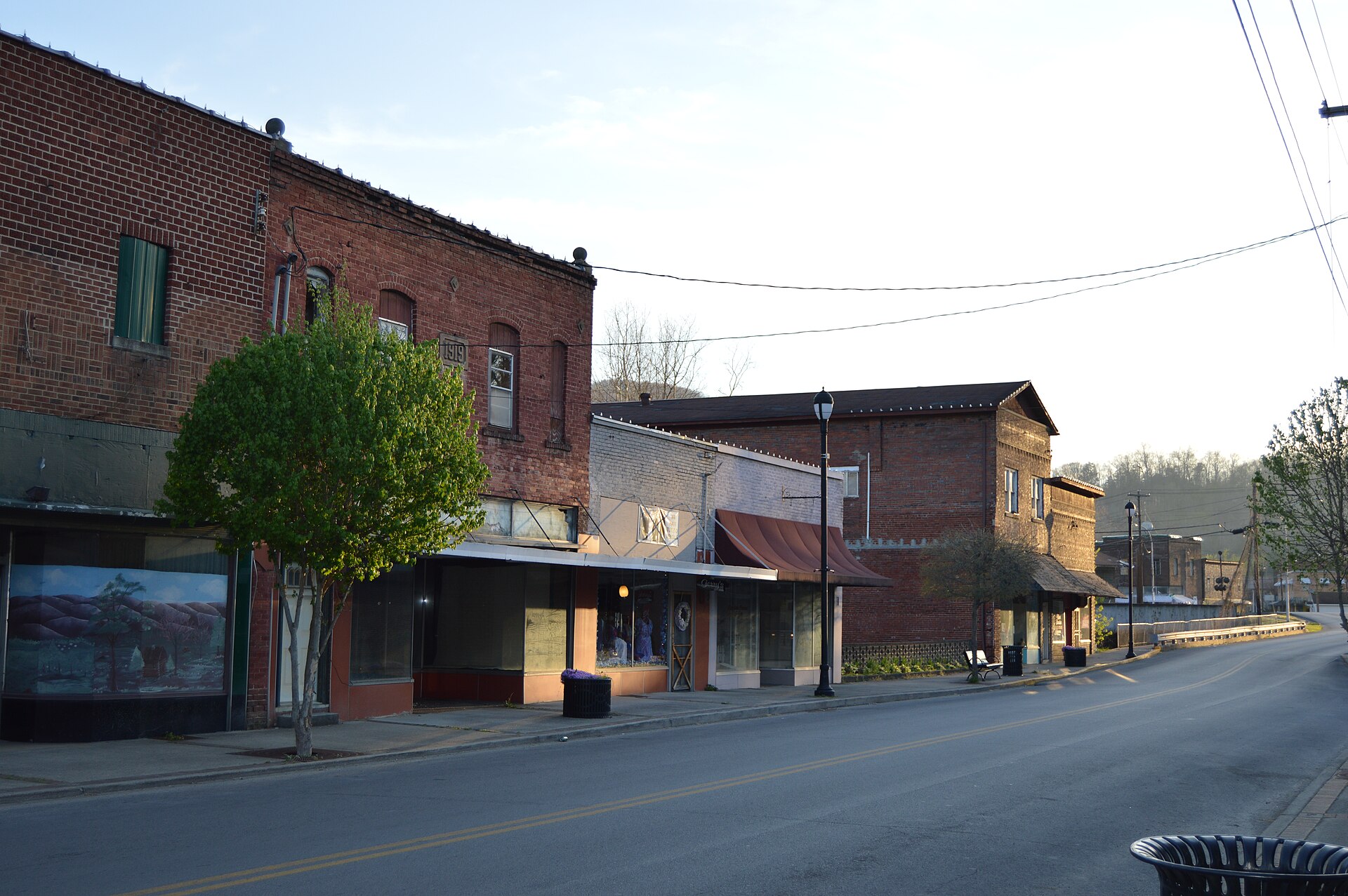 Buildings on the northern side of W. — Cumberland, Kentucky