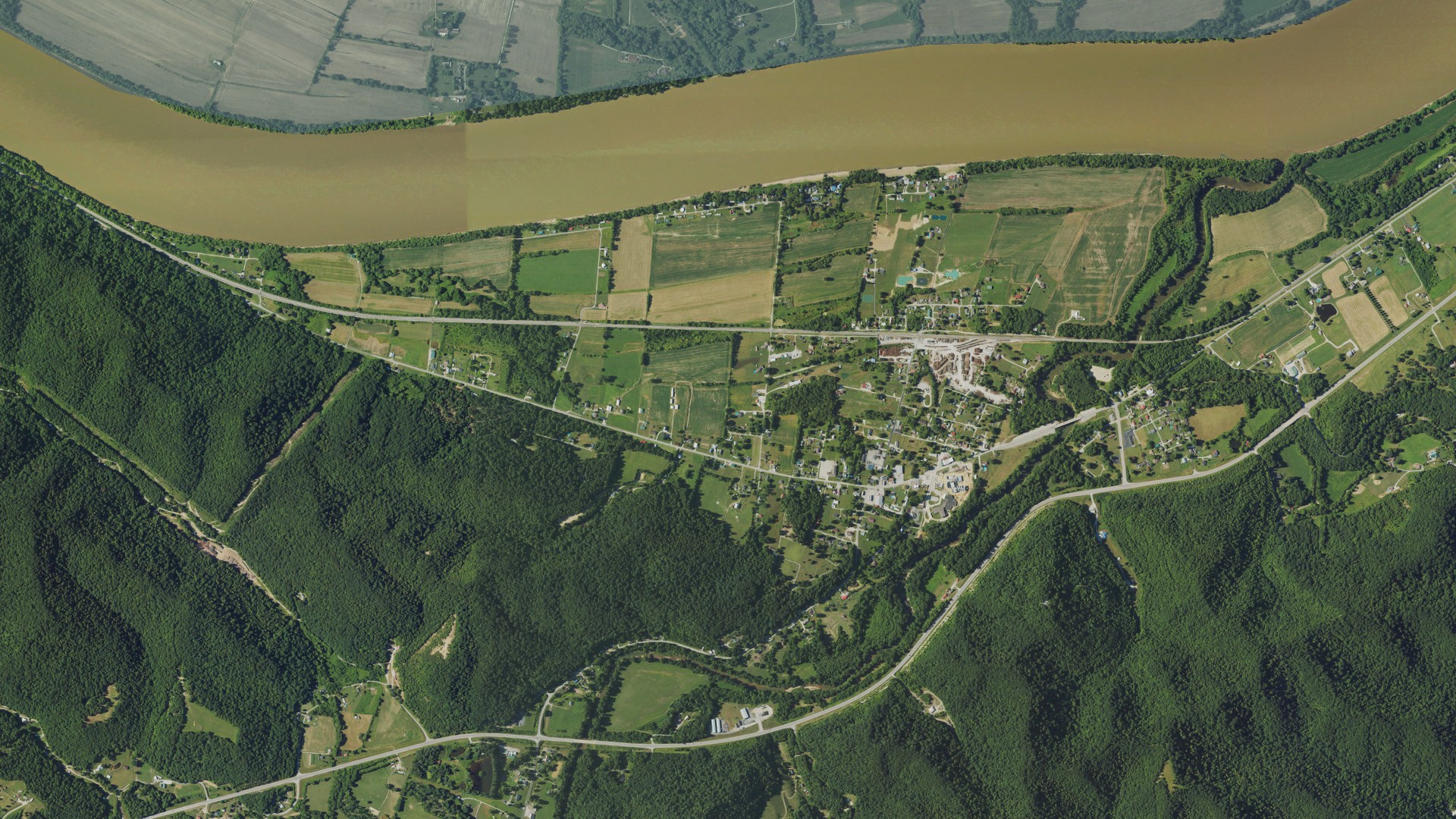Natural-color aerial photograph of land around Garrison, Kentucky