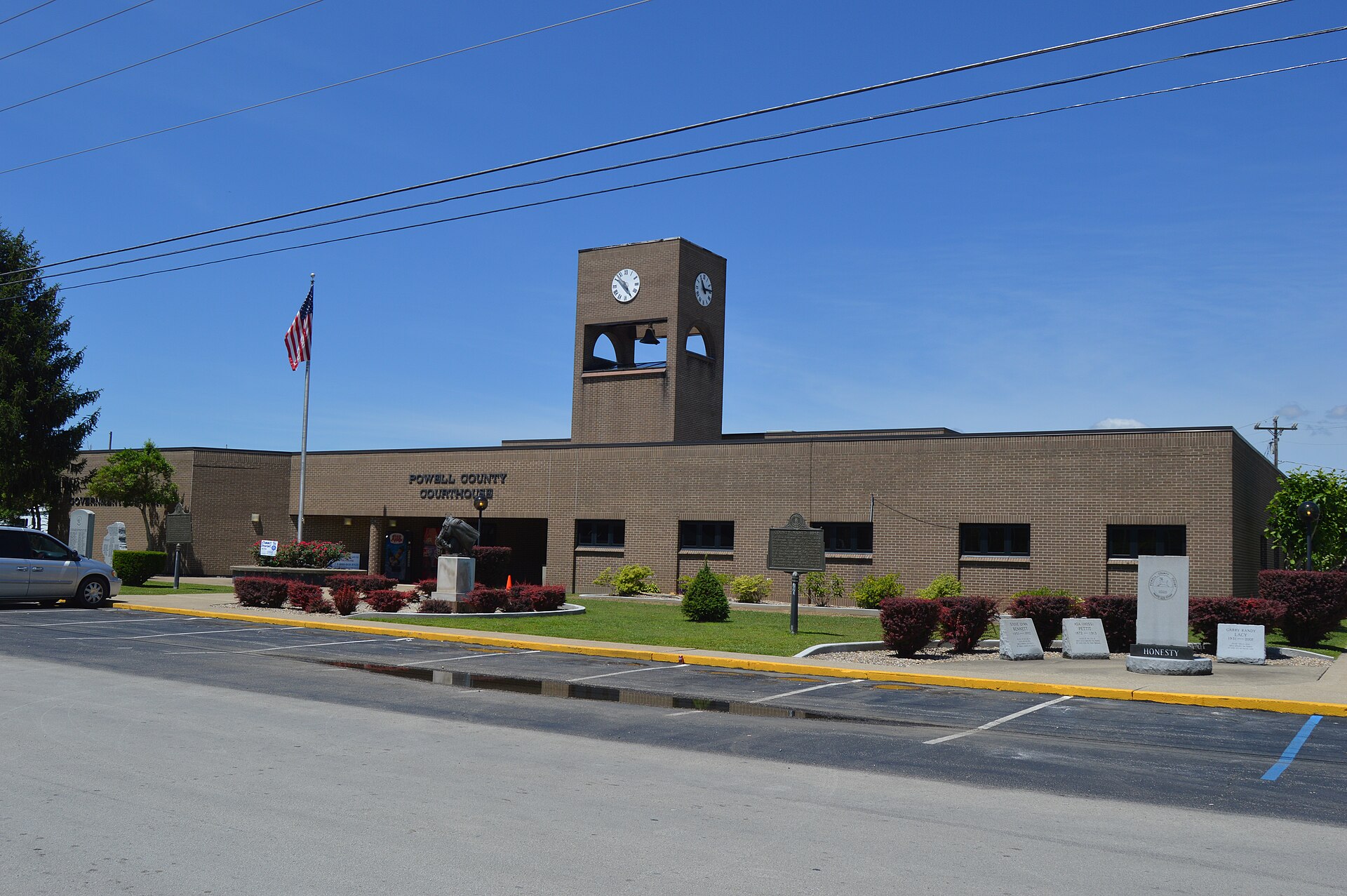 Front of the Powell County Courthouse, located at 525 Washington Street in Stanton, Kentucky, United States.