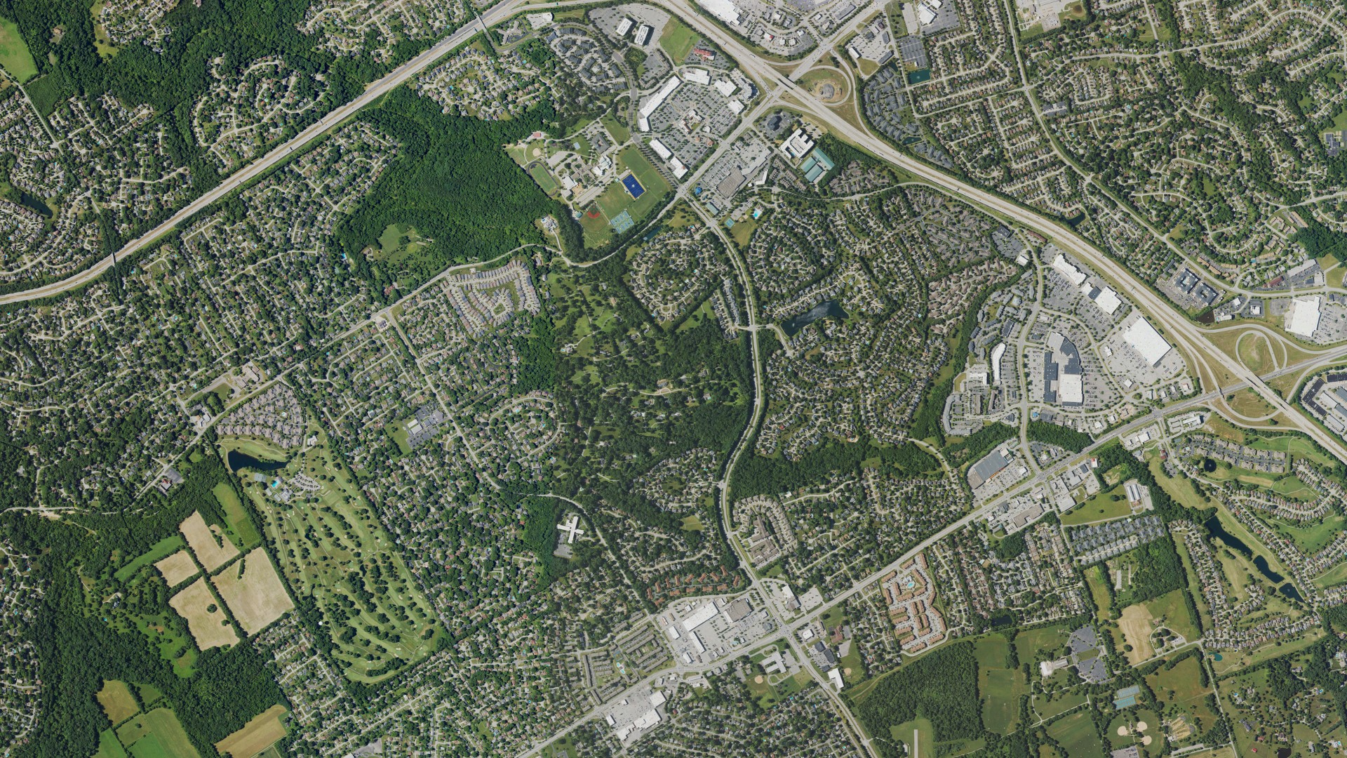 Natural-color aerial photograph of land around Ten Broeck, Kentucky
