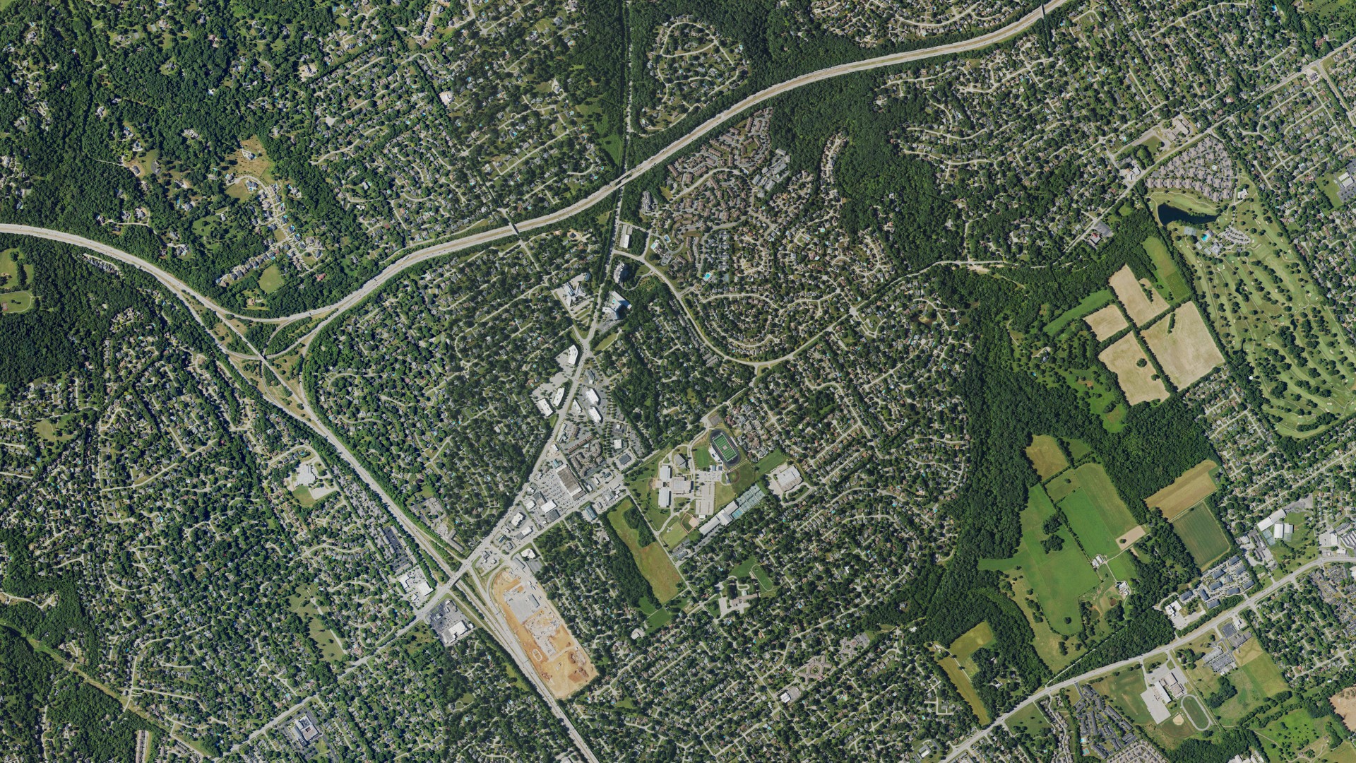 Natural-color aerial photograph of land around Thornhill, Kentucky