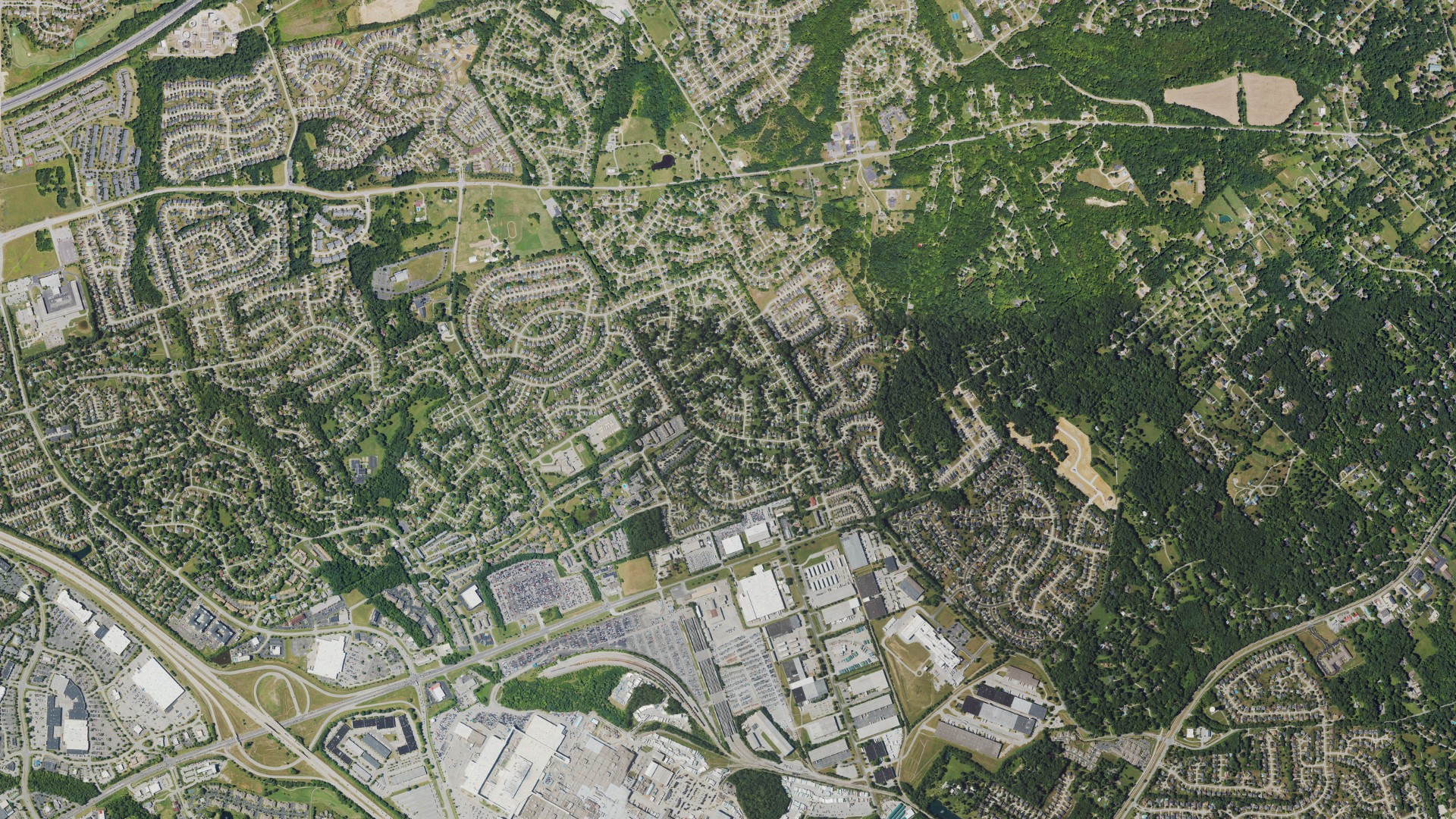 Natural-color aerial photograph of land around Worthington Hills, Kentucky